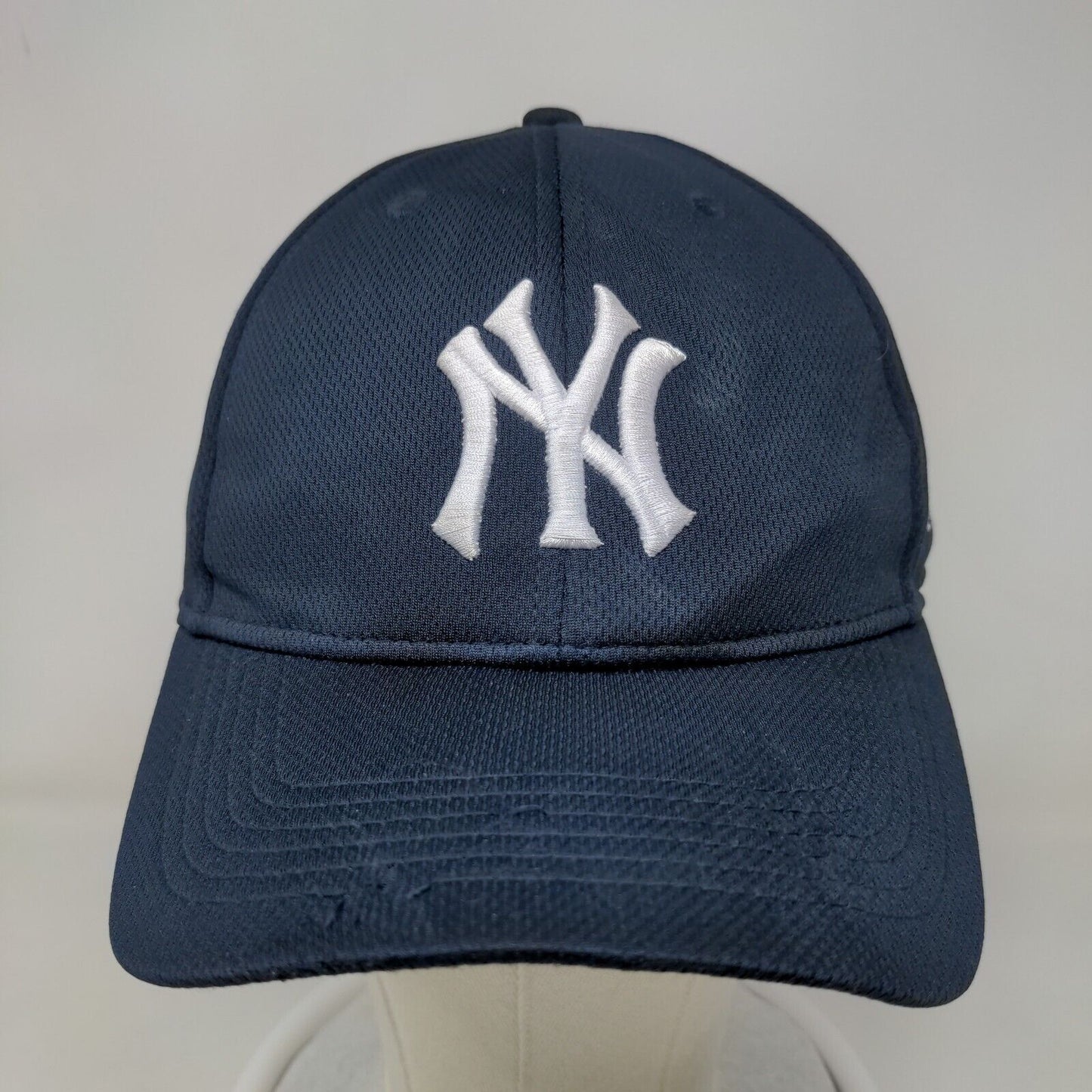 Team MLB Men's Strapback Hat Blue OSFM New York Yankees Embroidered Logo