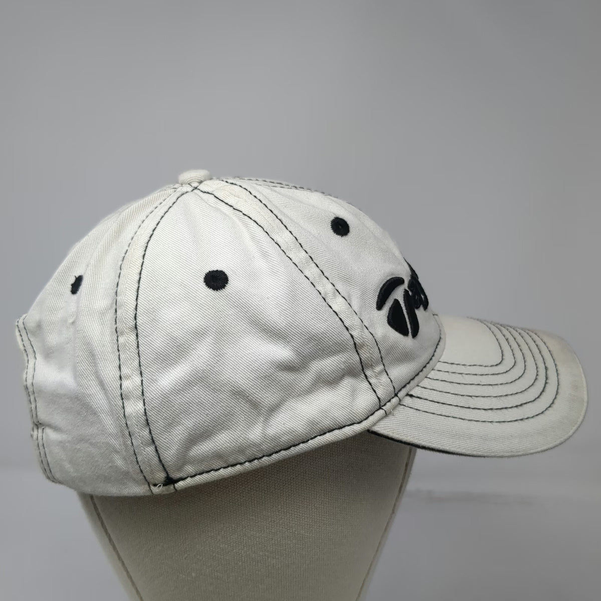 TaylorMade Baseball Cap White One Size Contrast Stitching R7 XR Golf Hat