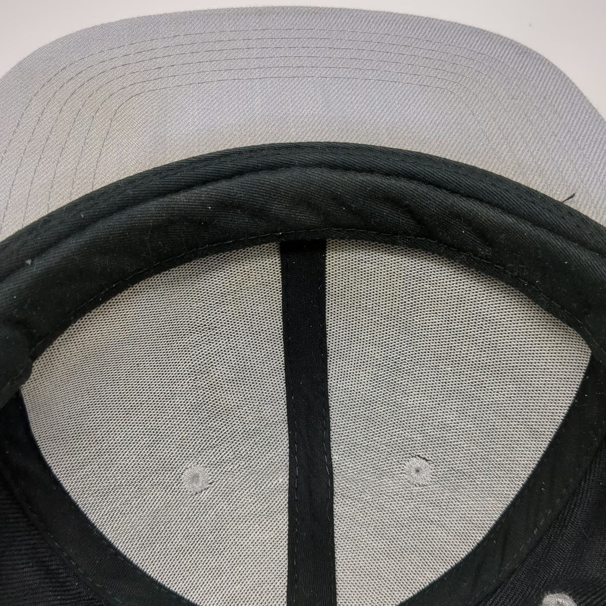 Huni Badger Snapback Hat Black OSFM Gray Brim Marijuana Leaf Logo Embroidered