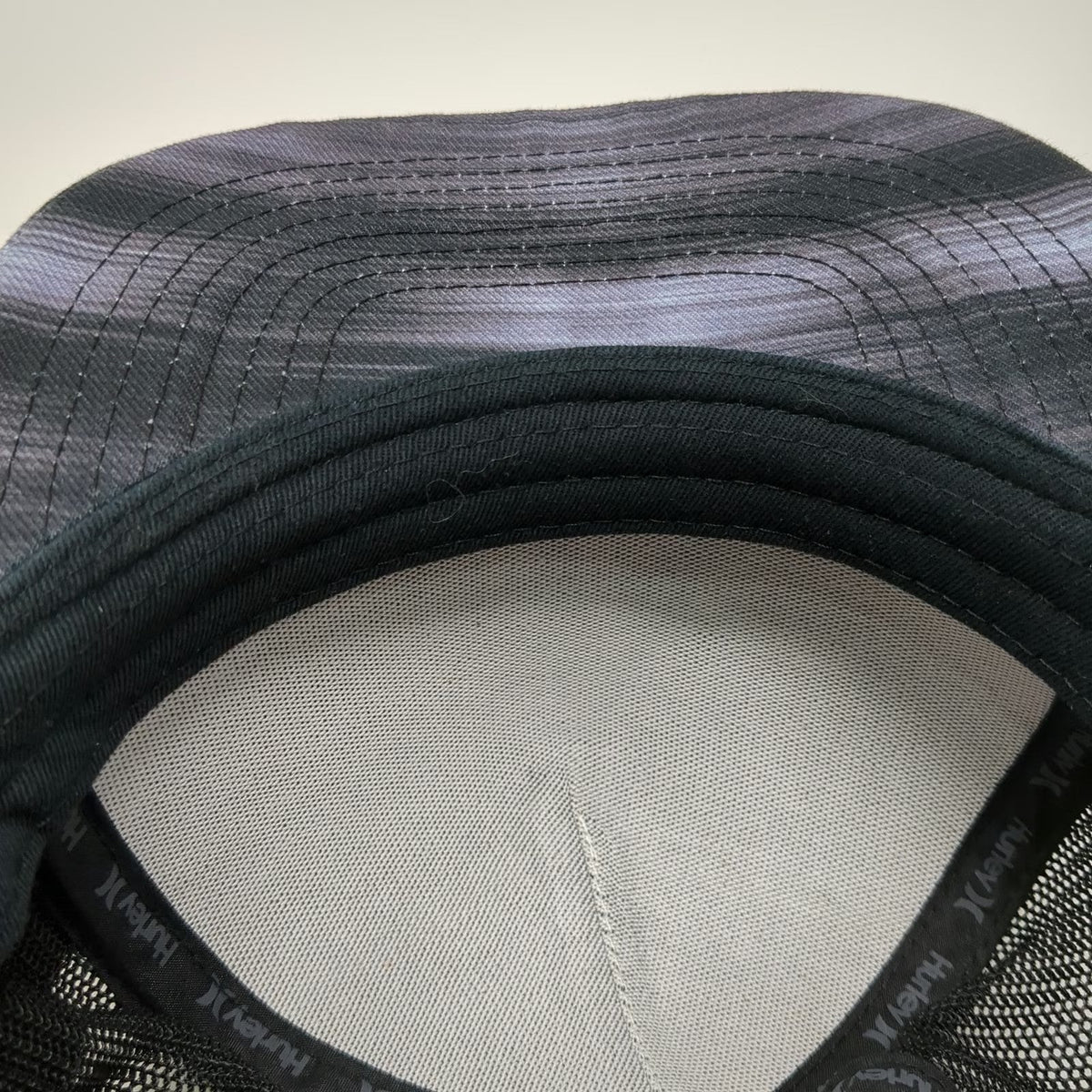 Hurley Trucker Hat Black One Size Mesh Back Snapback Flat Brim Heathered Logo