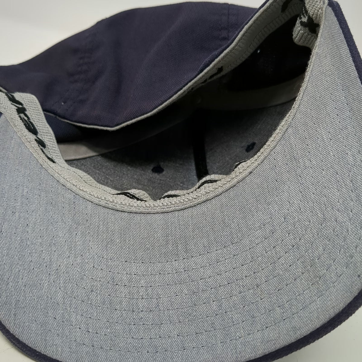 TravisMathew Baseball Cap Blue XL Flexfit Golf Club American Flag Patriotic Hat