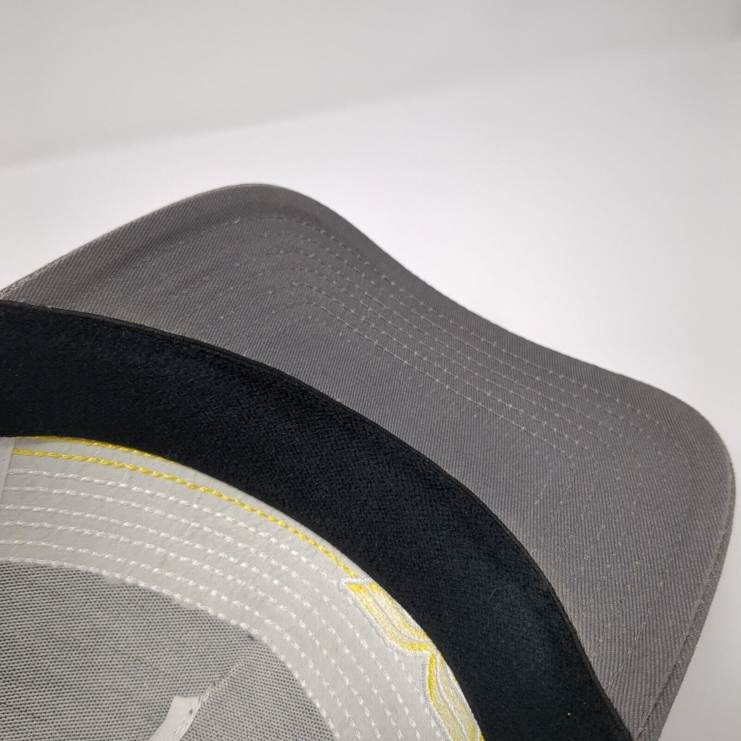 SpurWing The Club Fitted Mesh Back Trucker Hat Gray S/M A-Flex Pukka