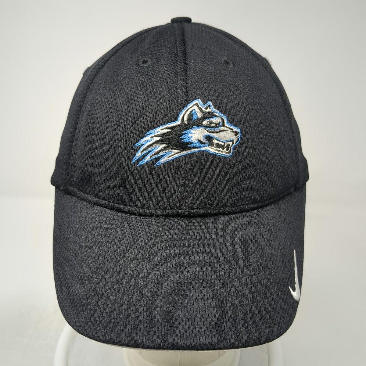 Nike Baseball Cap Black M Fitted Husky Mascot Polyester Mesh Performance Hat