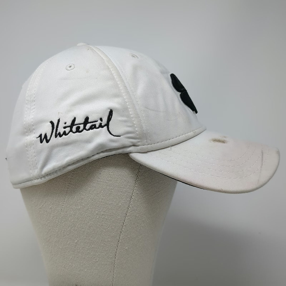 Black Clover Baseball Cap White XL Live Lucky Whitetail Clover Stretch Fit Hat