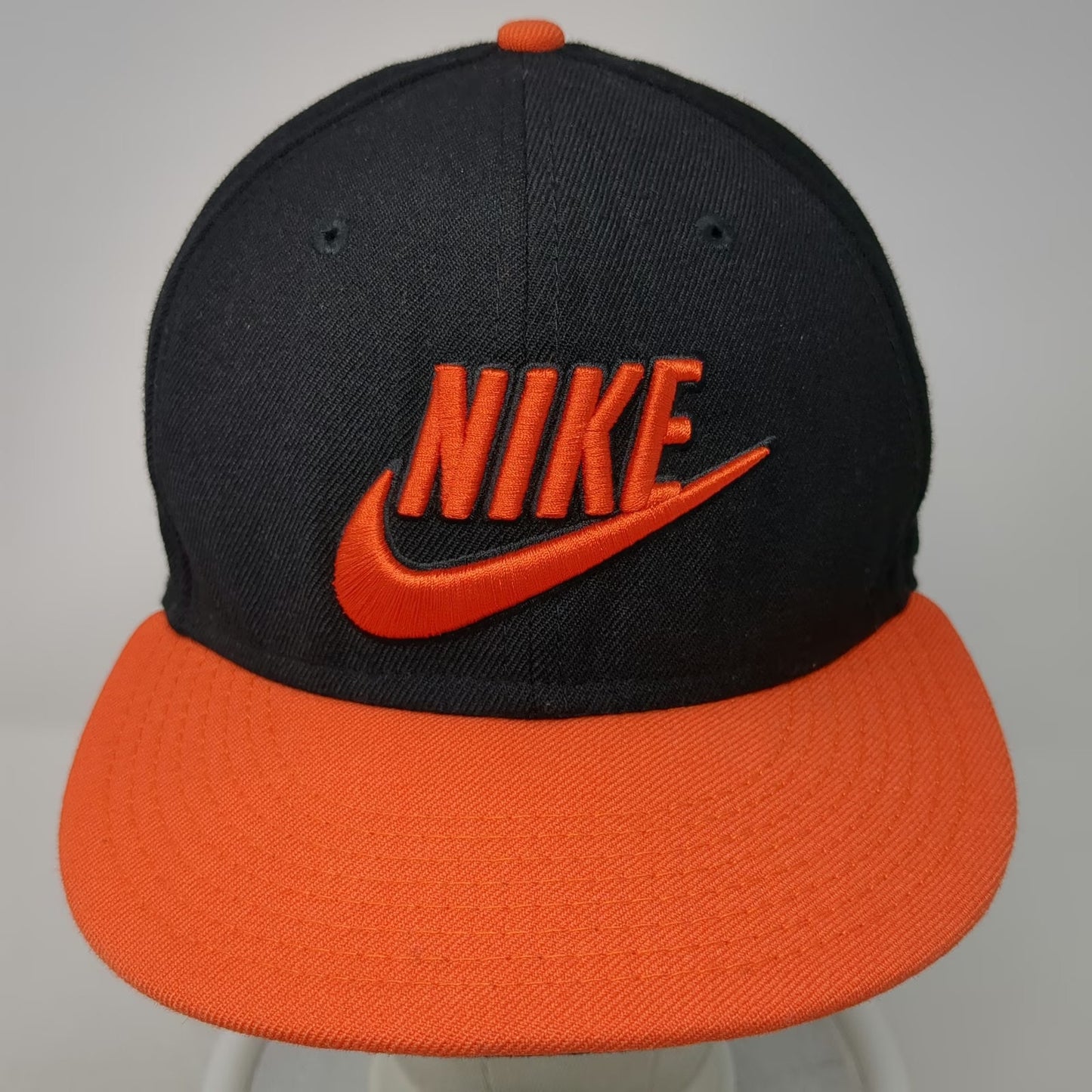 Nike Snapback Black Orange Hat One Size Flat Brim Embroidered Contrast Logo