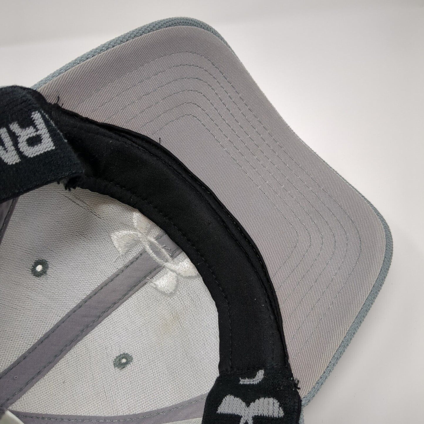 Under Armour Fitted Hat Gray One Size Lightweight Embroidered 6 Panel Polyester