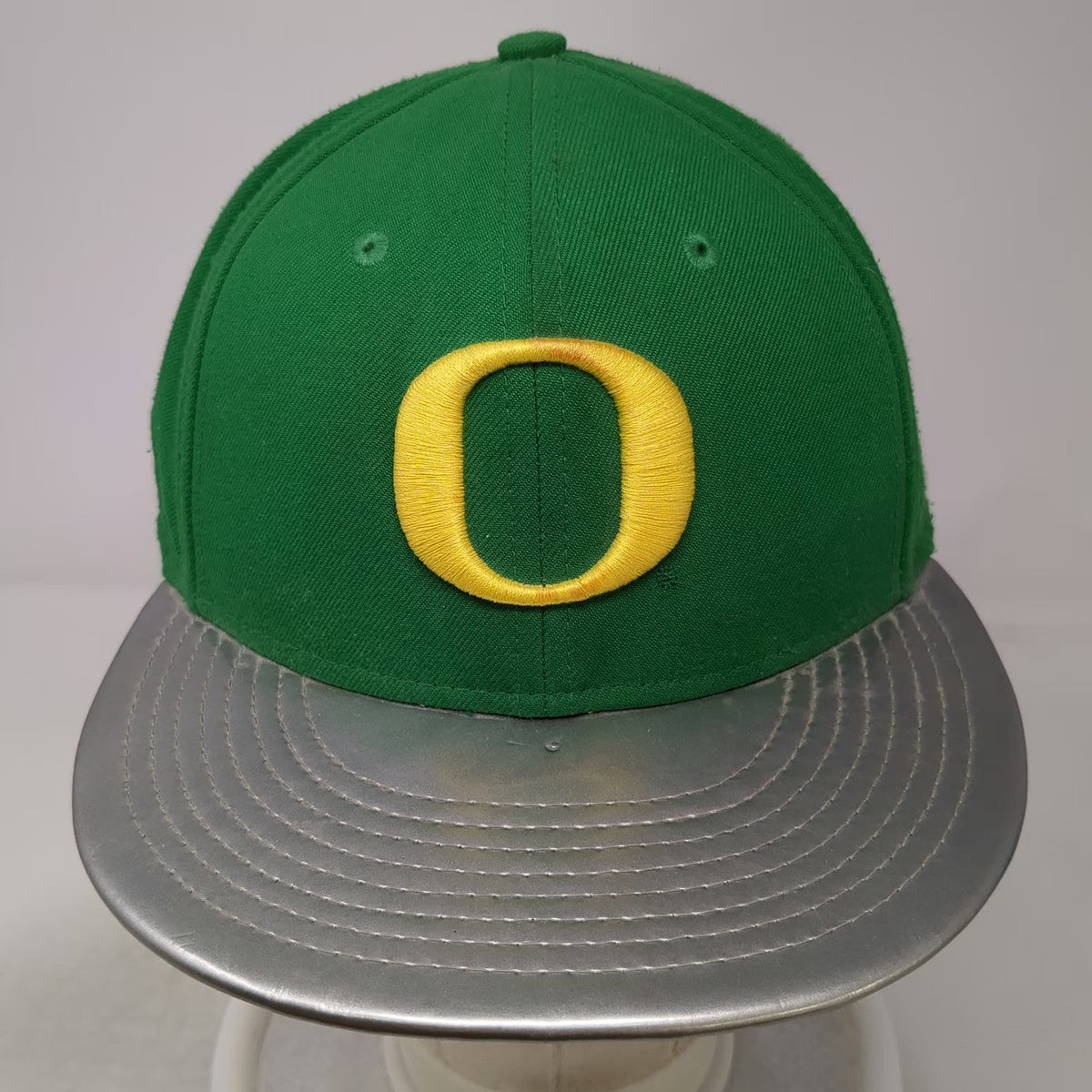 Nike Oregon Ducks NCAA Snapback Green One Size Silver Metallic Bill Flat Hat