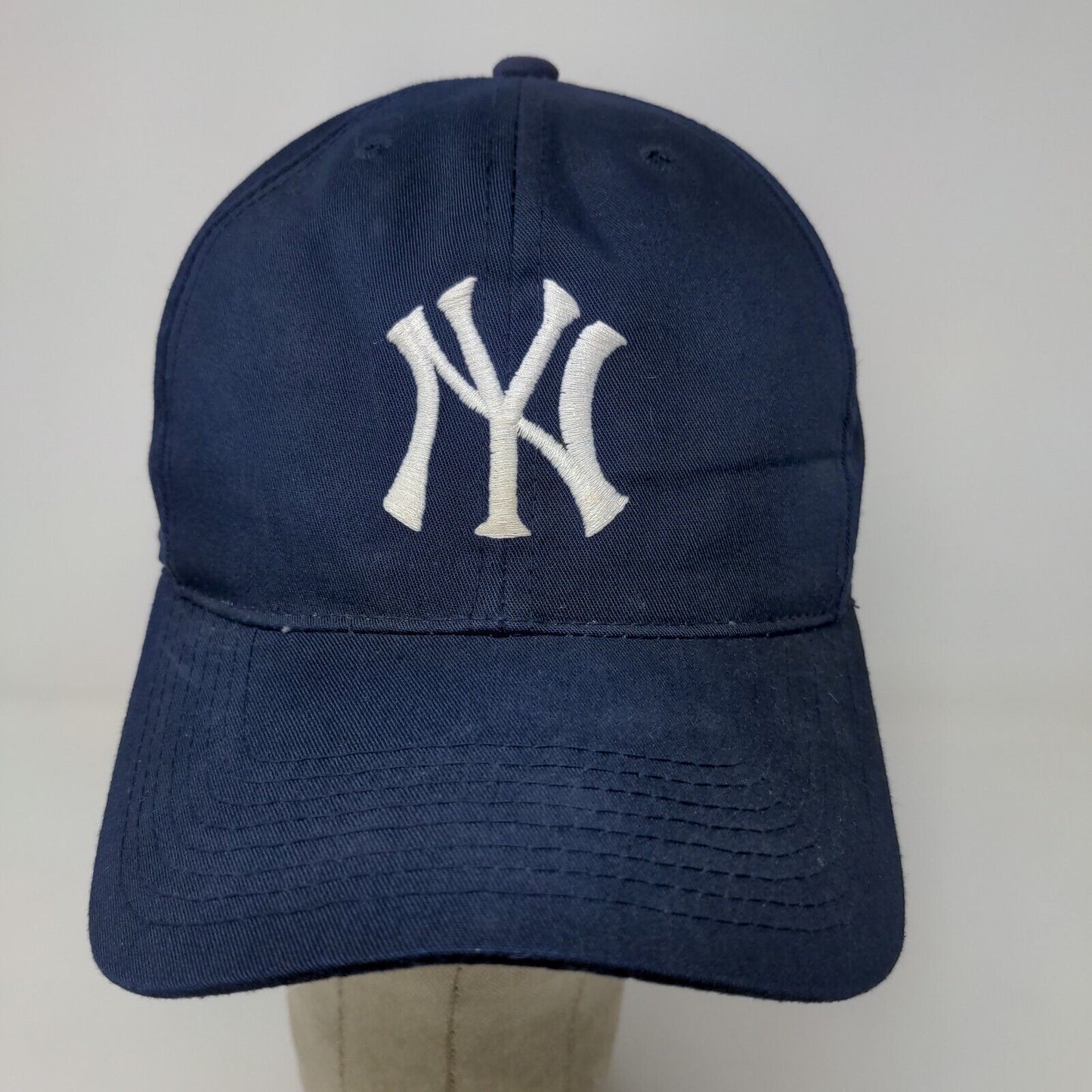 Signatures Men's Snapback New York Yankees Hat Cap Blue OSFA Embroidered Logo