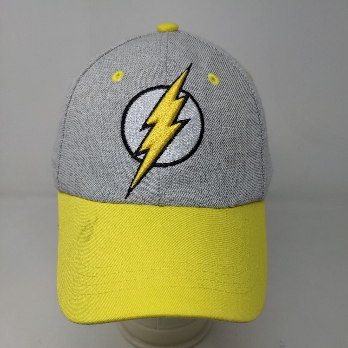 Six Flag Men's Strapback Hat Gray Yellow Embroidered The Flash Lightning Logo