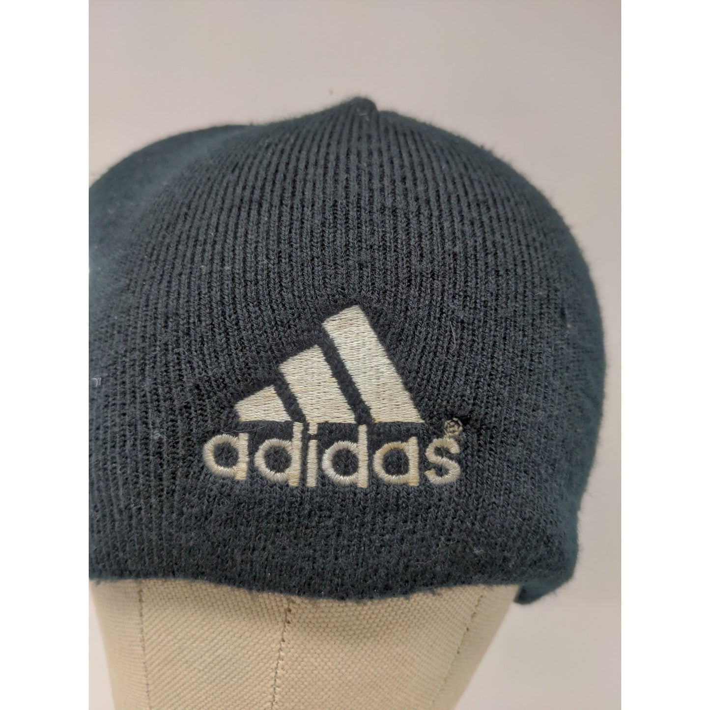 Adidas Beanie Hat OSFA Black Embroidered Logo Soft 100% Acrylic