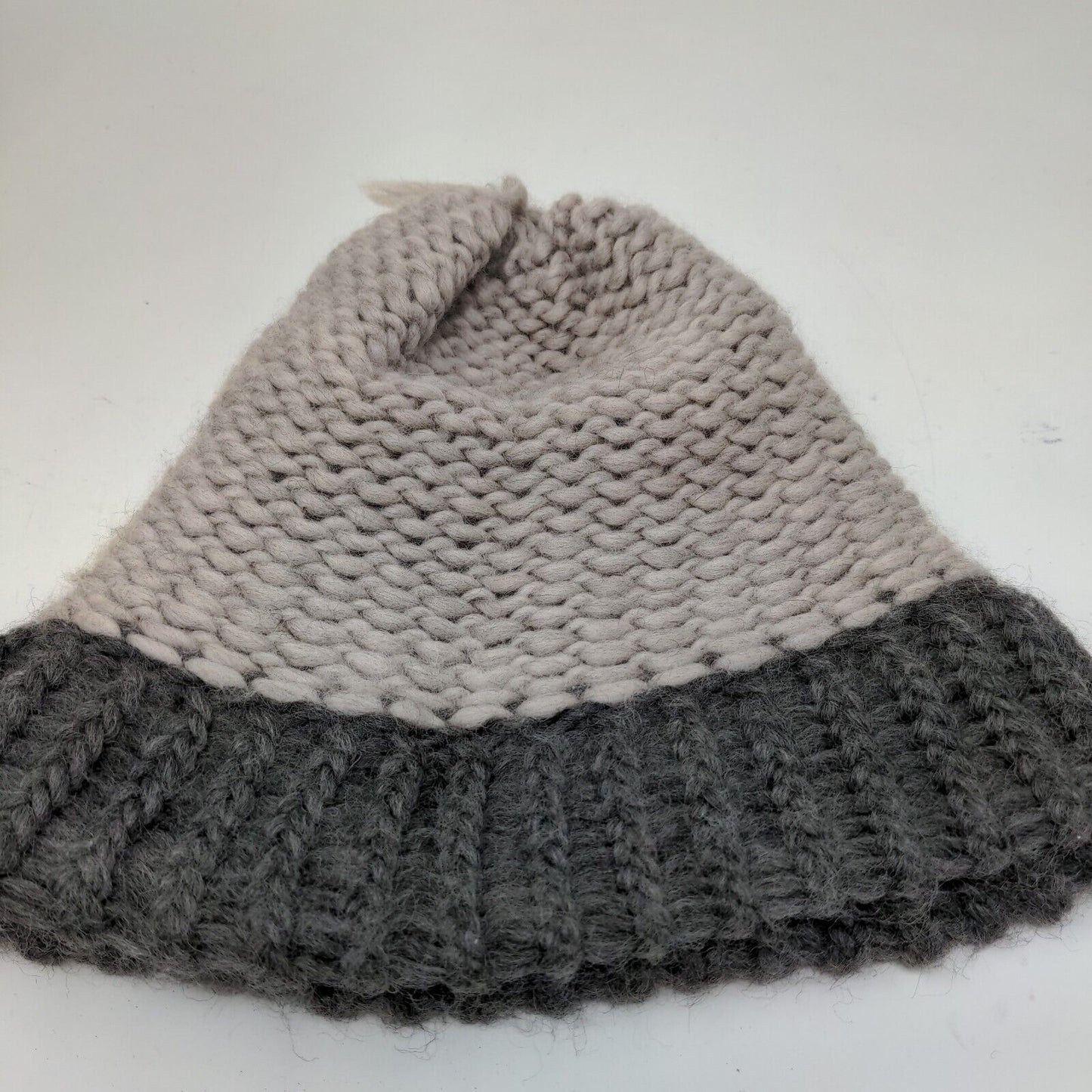 Unbranded Men's Knit Beanie Ski Cap Hat Gray Multicolor Patch Circle H Logo