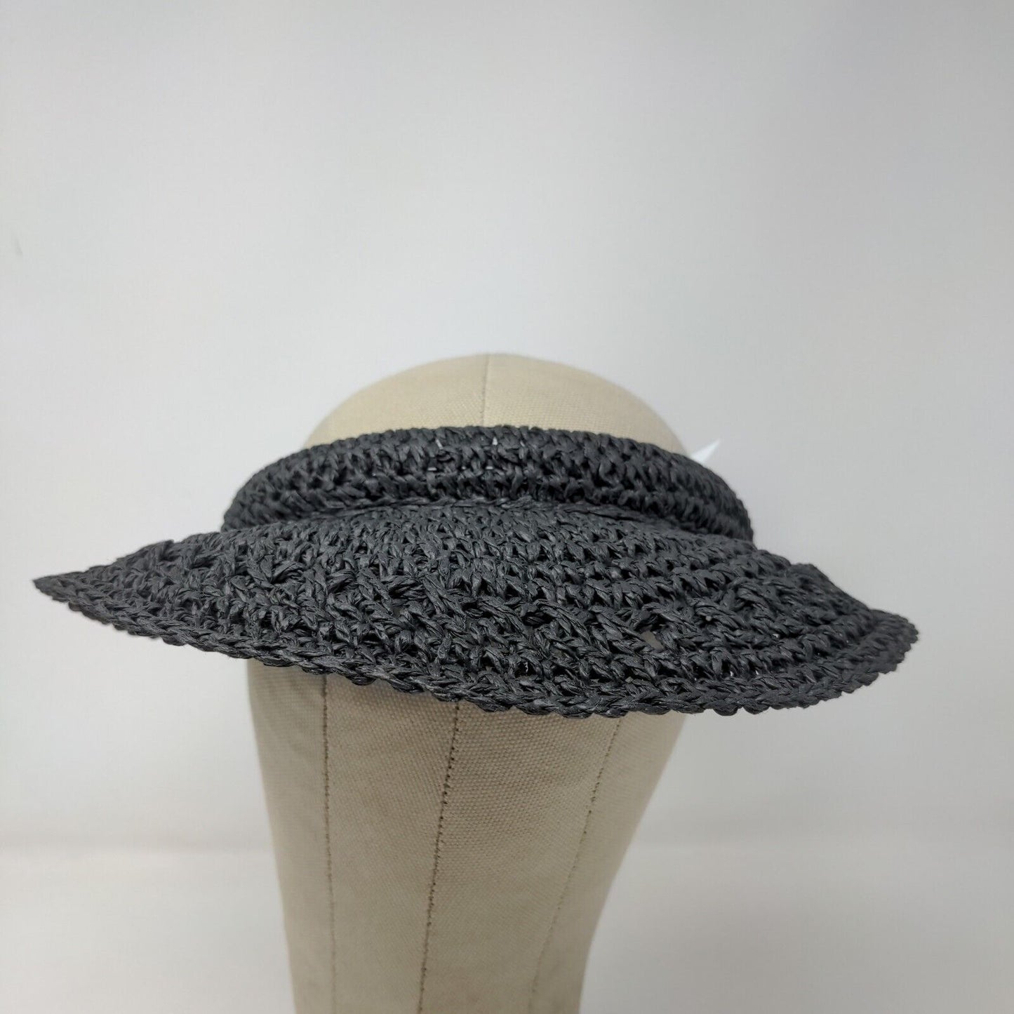 Time & Tru Women's Woven Straw Sun Visor Hat Black One Size Stretch