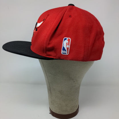 Mitchell & Ness NBA Hardwood Classics Chicago Bulls Snapback Hat Red Black Logo