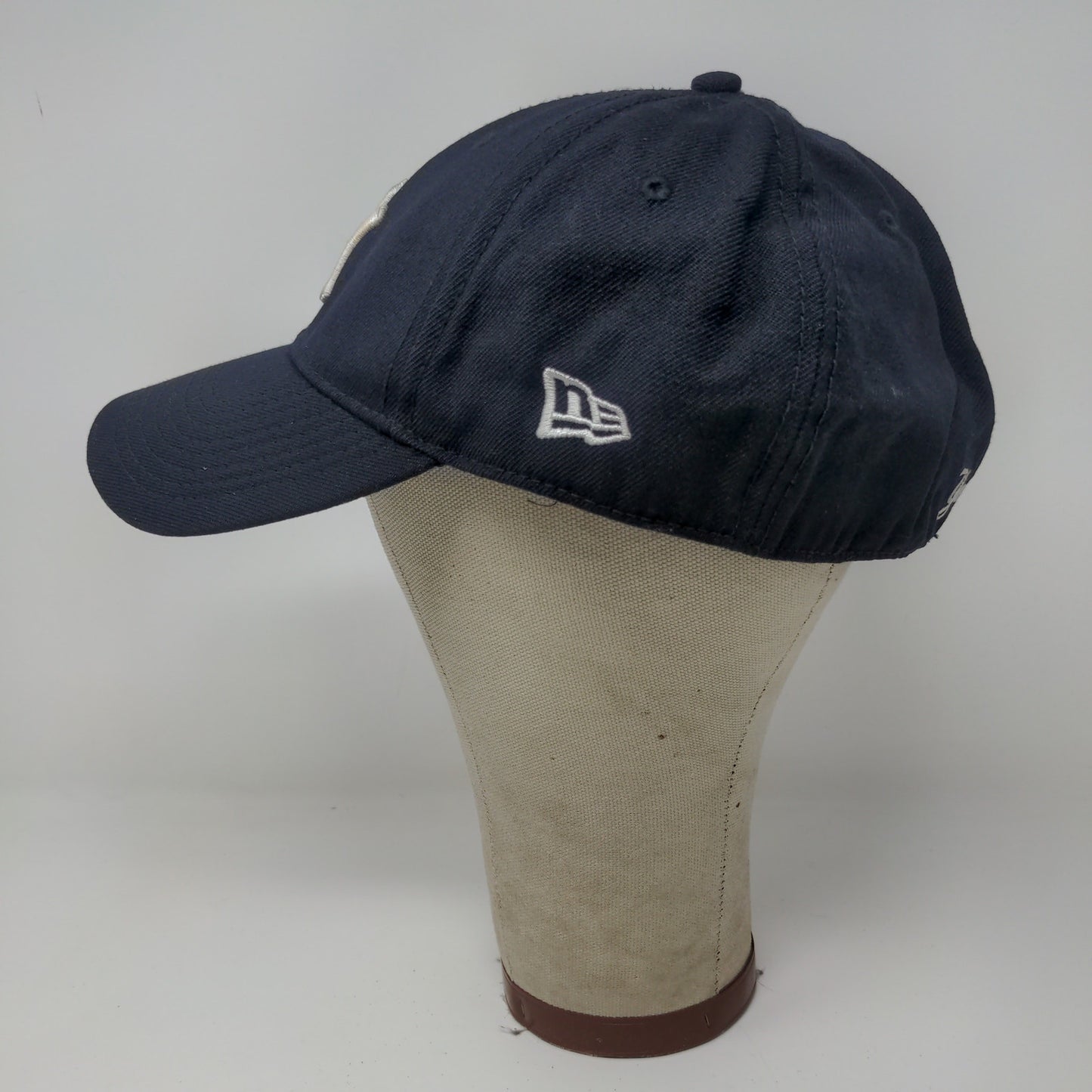 New Era MLB New York Yankees Fitted Hat Size M/L Blue Embroidered Logo