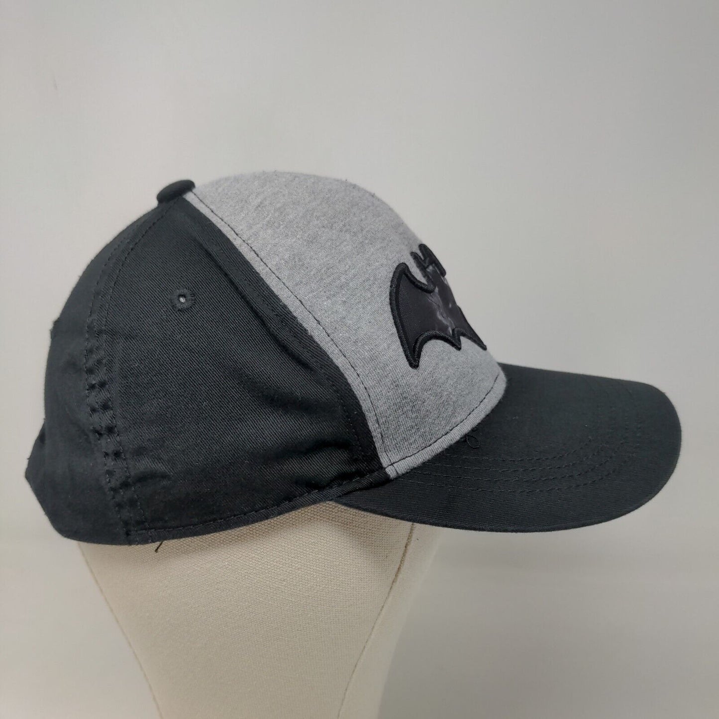 Batman Boy's Snapback Hat Black Gray Size L/XL 8+ Years Embroidered Logo