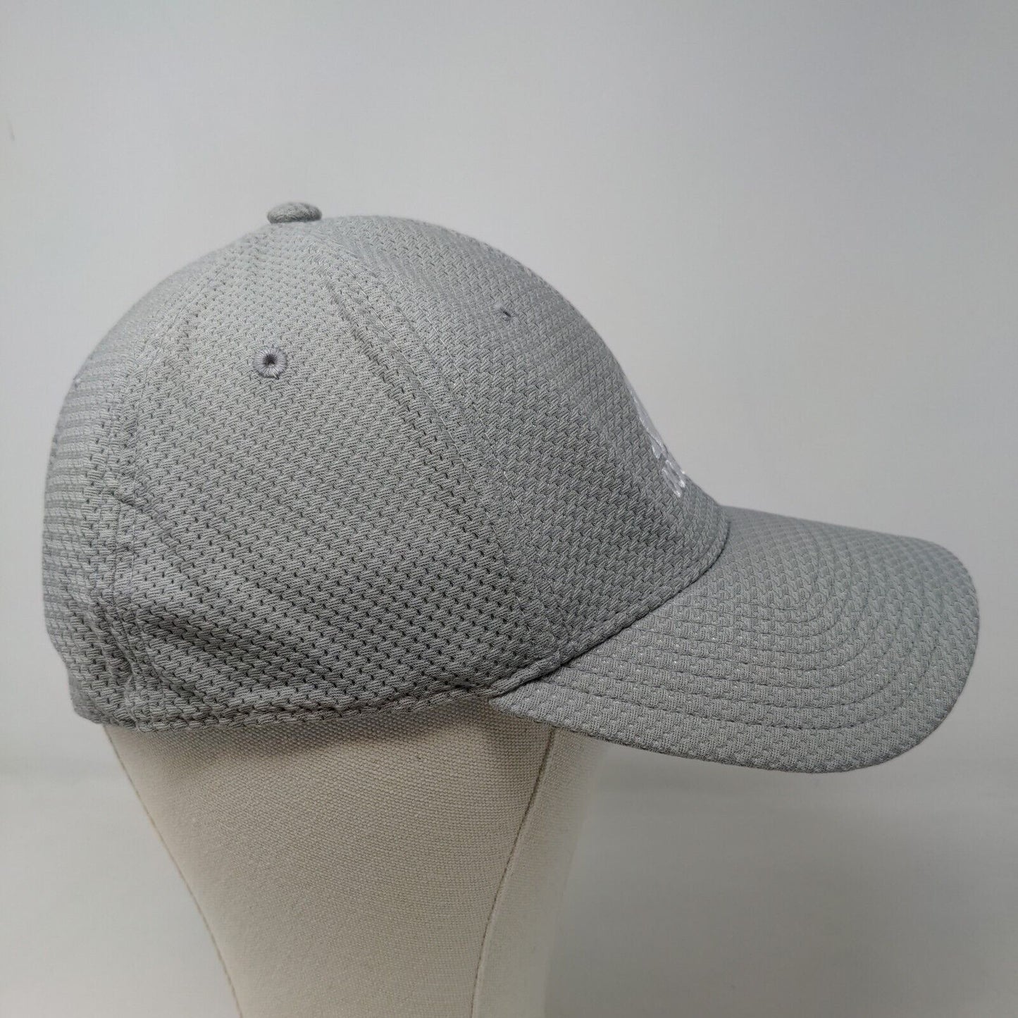 Adidas Men's Fitted Hat Gray Size L/XL Embroidered Logo 100% Polyester