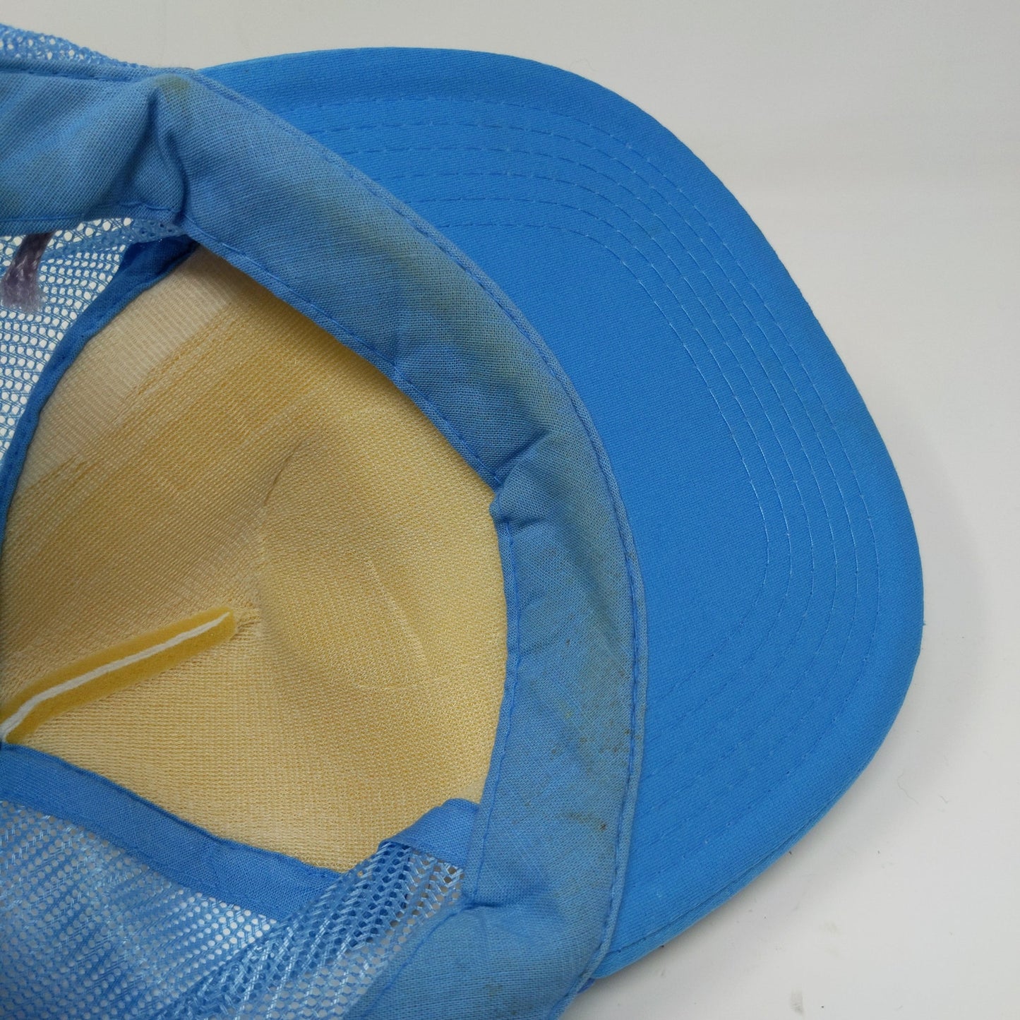 Dog on the Tuckerbox Gundagai Australia Snapback Meshback Hat Blue White