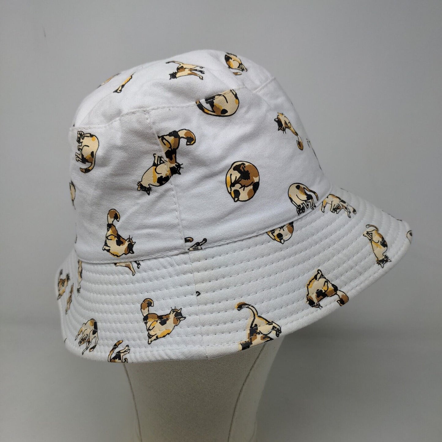 Mino Women's Bucket Hat White All Over Print Cat Graphic Reversible