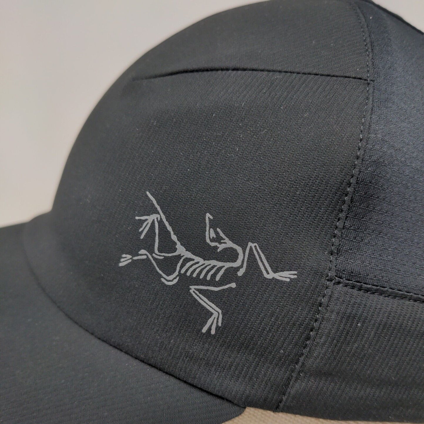 Arc'Teryx Men's Slideback Hat Black Size S-M Graphic Logo 100% Polyester