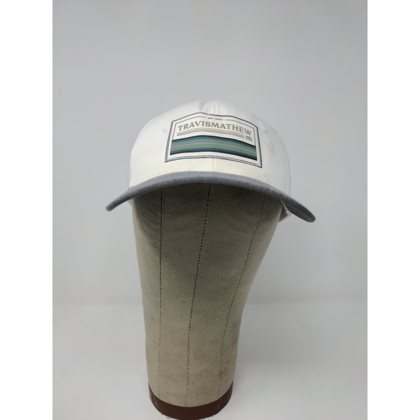 Travis Mathew Mesh Back Snapback Hat 110 One Ten FlexFit White & Gray Adjustable