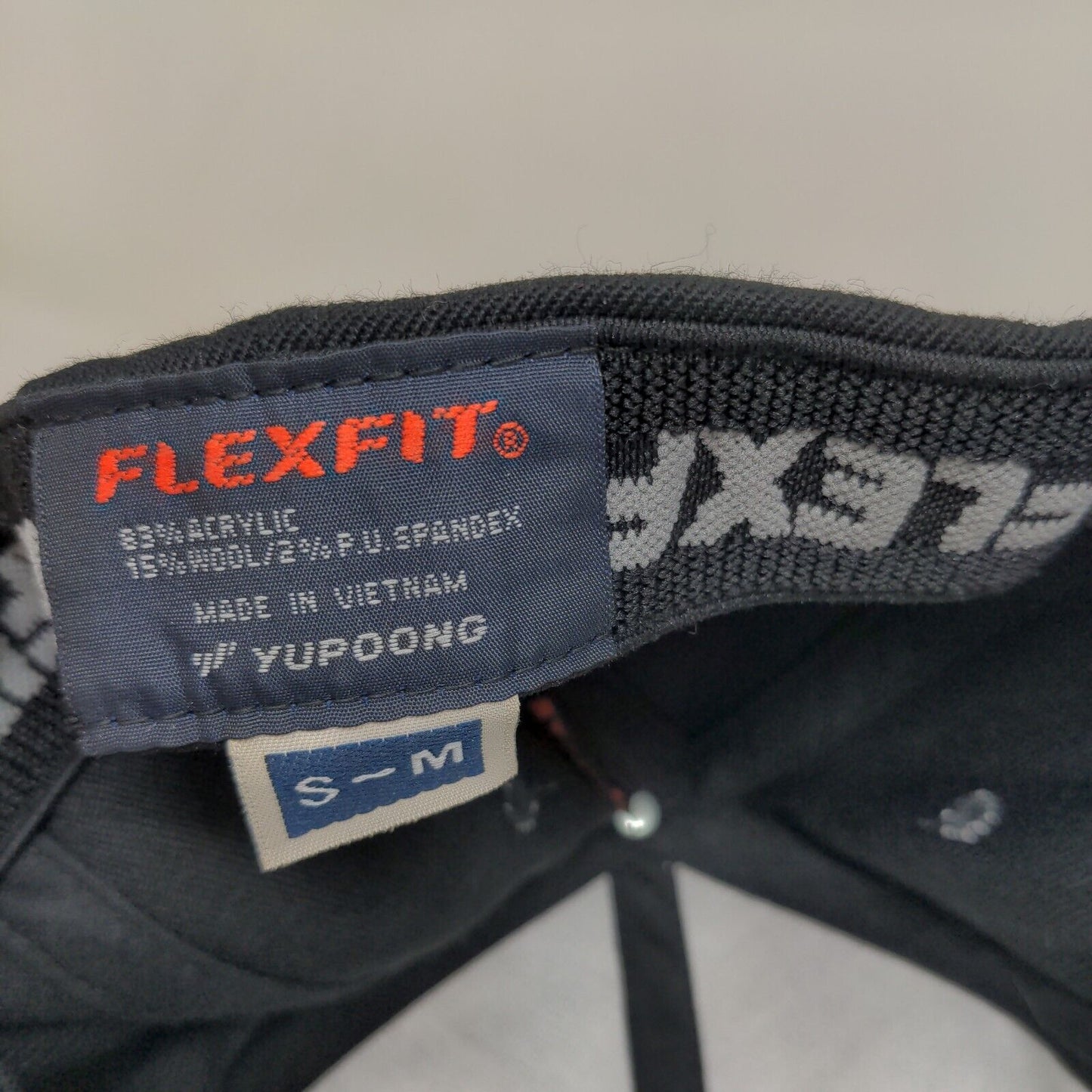 Flexfit Men's Reach Mobi Fitted Hat Black Size S-M Embroidered Logo
