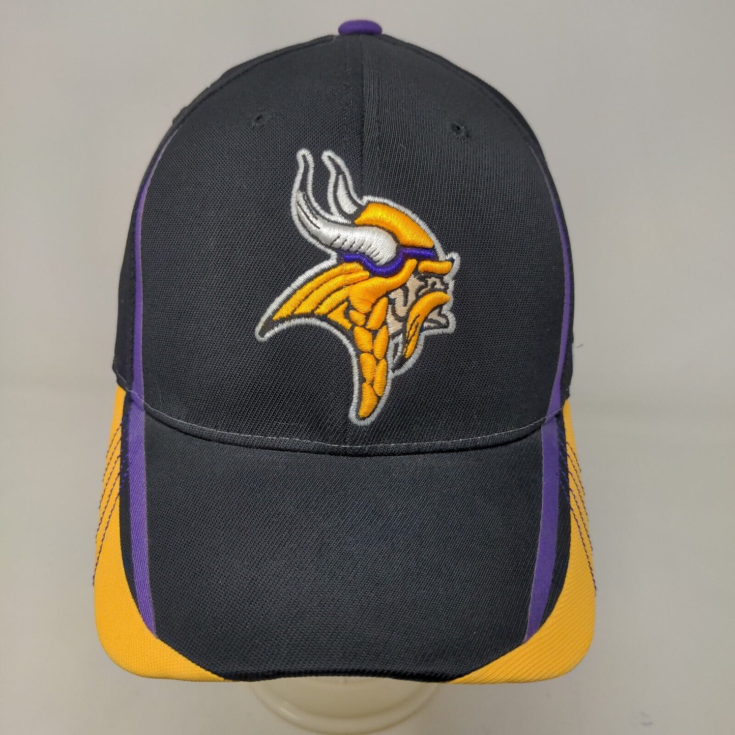 Reebok NFL OnField Men's Fitted Hat Black Size L/XL Minnesota Vikings Logo