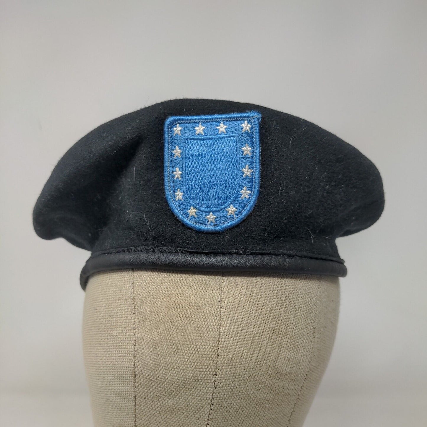 DSCP Men's Garrison Collection Military Army Beret Hat Black Patch