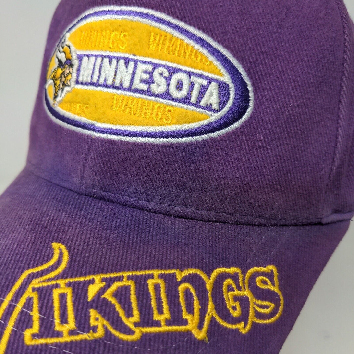 NFL Men's Strapback Hat Purple OSFA Minnesota Vikings Embroidered Logo Cotton