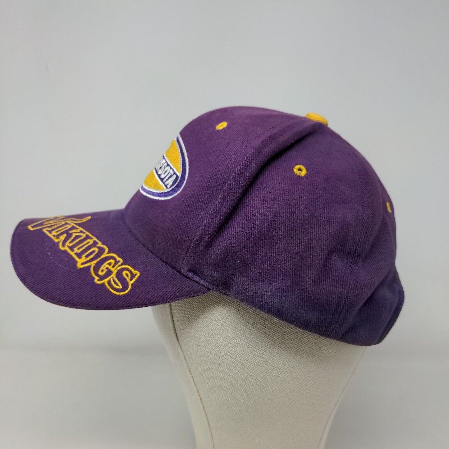 NFL Men's Strapback Hat Purple OSFA Minnesota Vikings Embroidered Logo Cotton