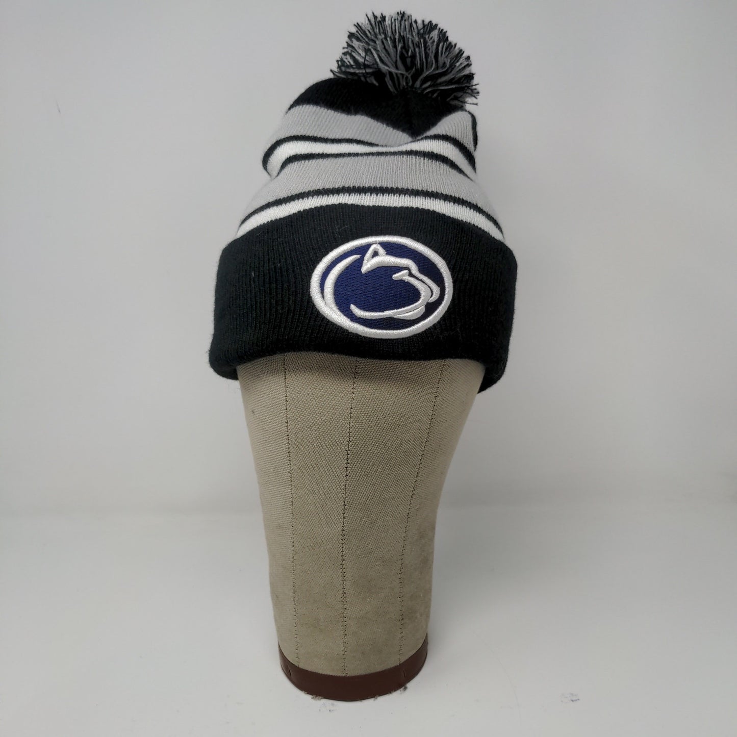 City Hunters Penn State Nittany Lions Beanie Hat Gray Black Pom Pom Embroidered