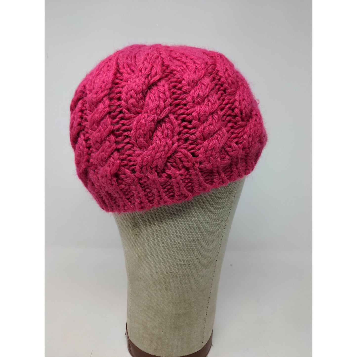 Girls The North Face Cable Knit Hat 70% Acrylic 20% Wool 10% Alpaca Pink Size M