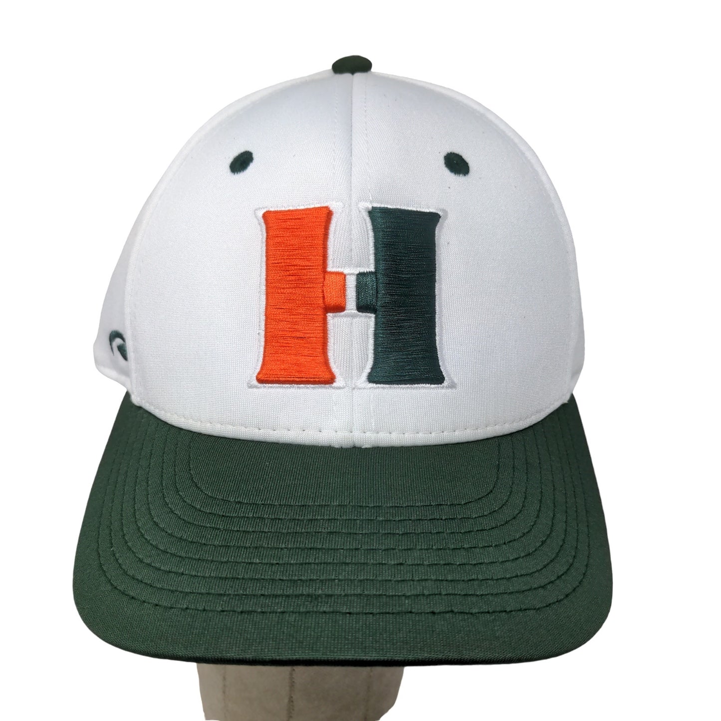 International Harvester IH Mens Fitted Hat White Green Size L/XL Embroidered