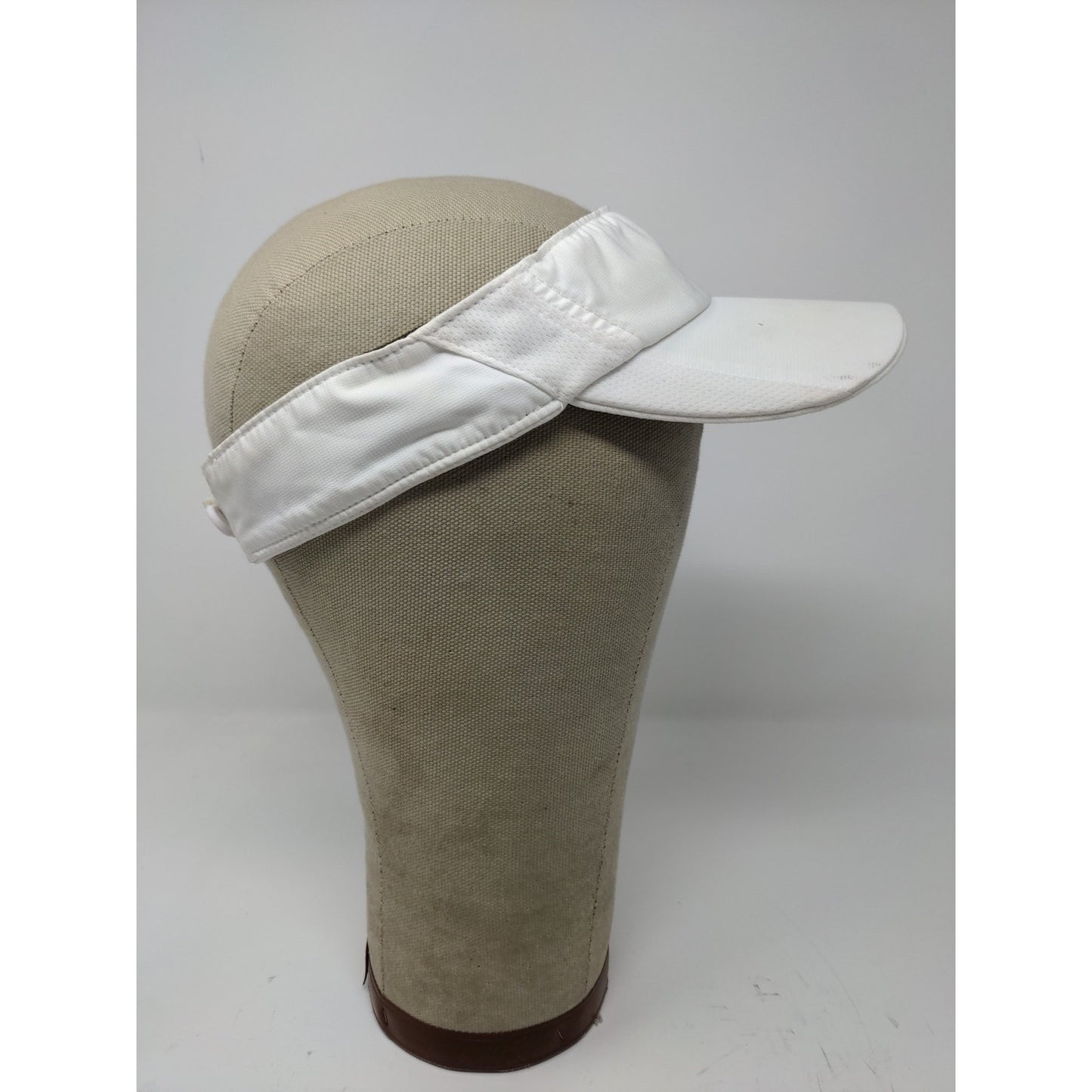 Nike Golf Visor OSFA Strapback White Black Embroidered Swoosh