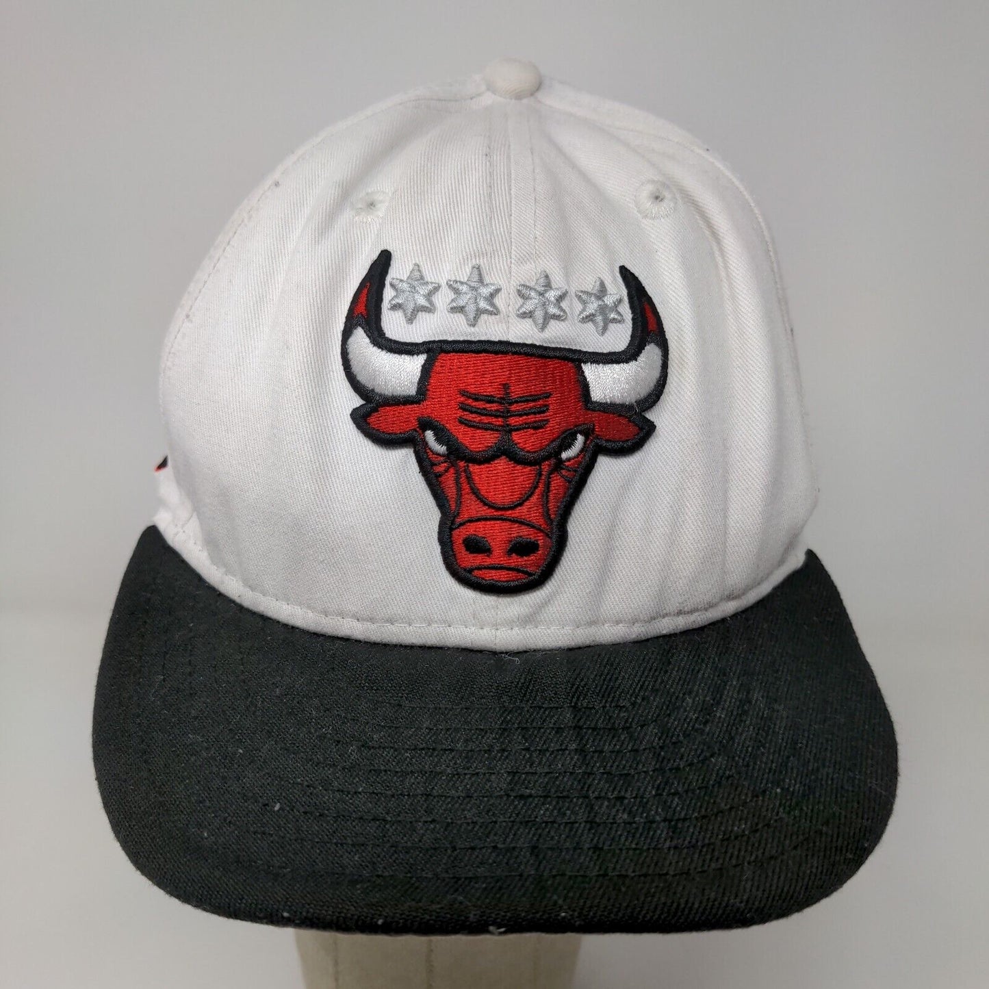 New Era Men's NBA Chicago Bulls Fitted Hat White Black Size 7 3/8 Embroidered