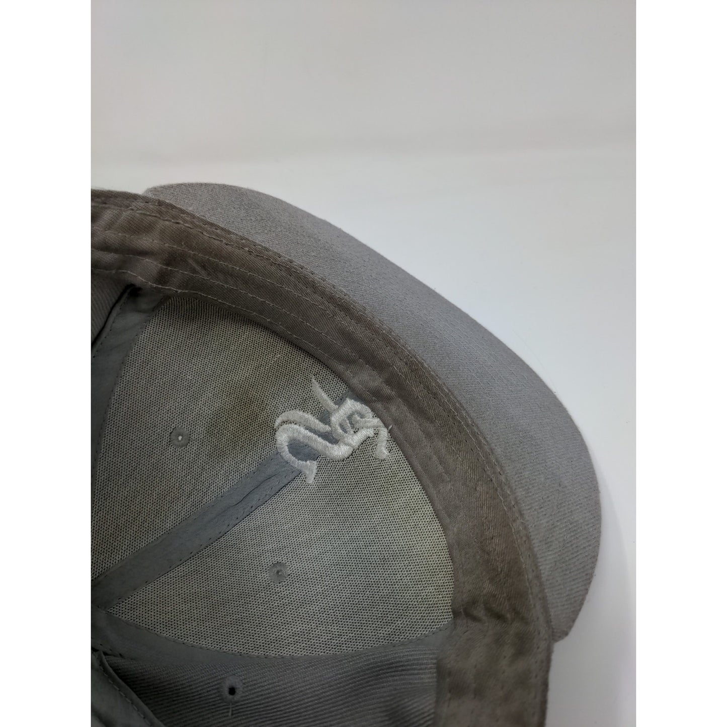 MLB Chicago White Sox Fitted Hat Size 7 3/8 Gray Big Bear Cap Embroidered Logo