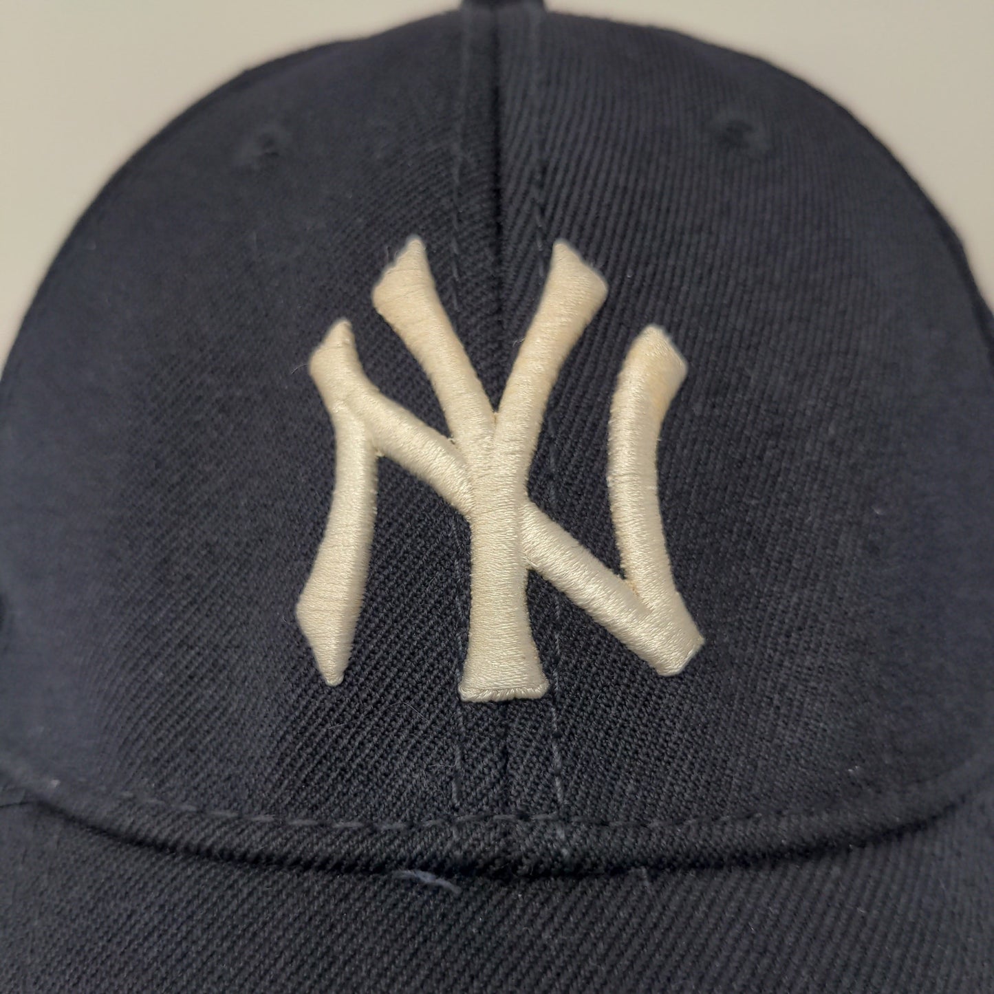 New Era MLB New York Yankees Fitted Hat Size M/L Blue Embroidered Logo