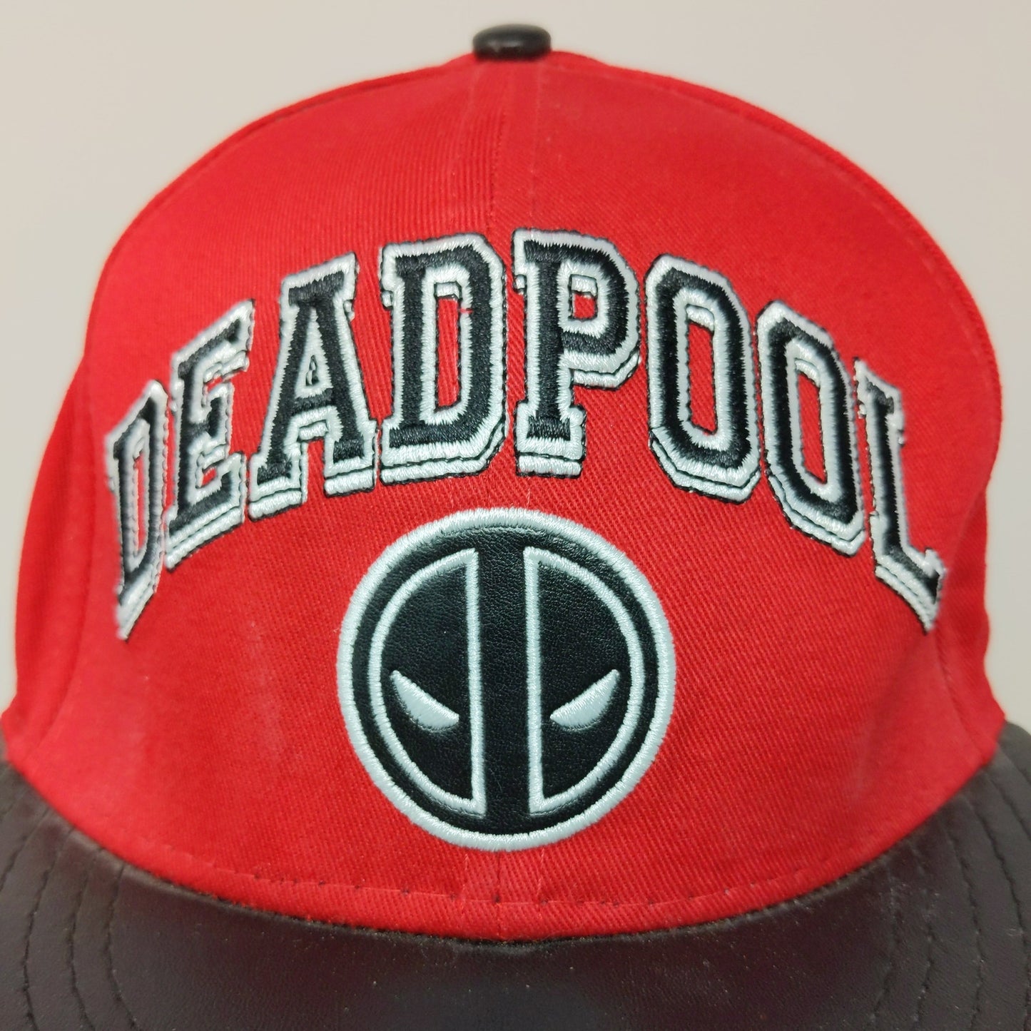 Marvel Deadpool Flat Bill Snapback Hat Embroidered Logo Spell Out Red Black