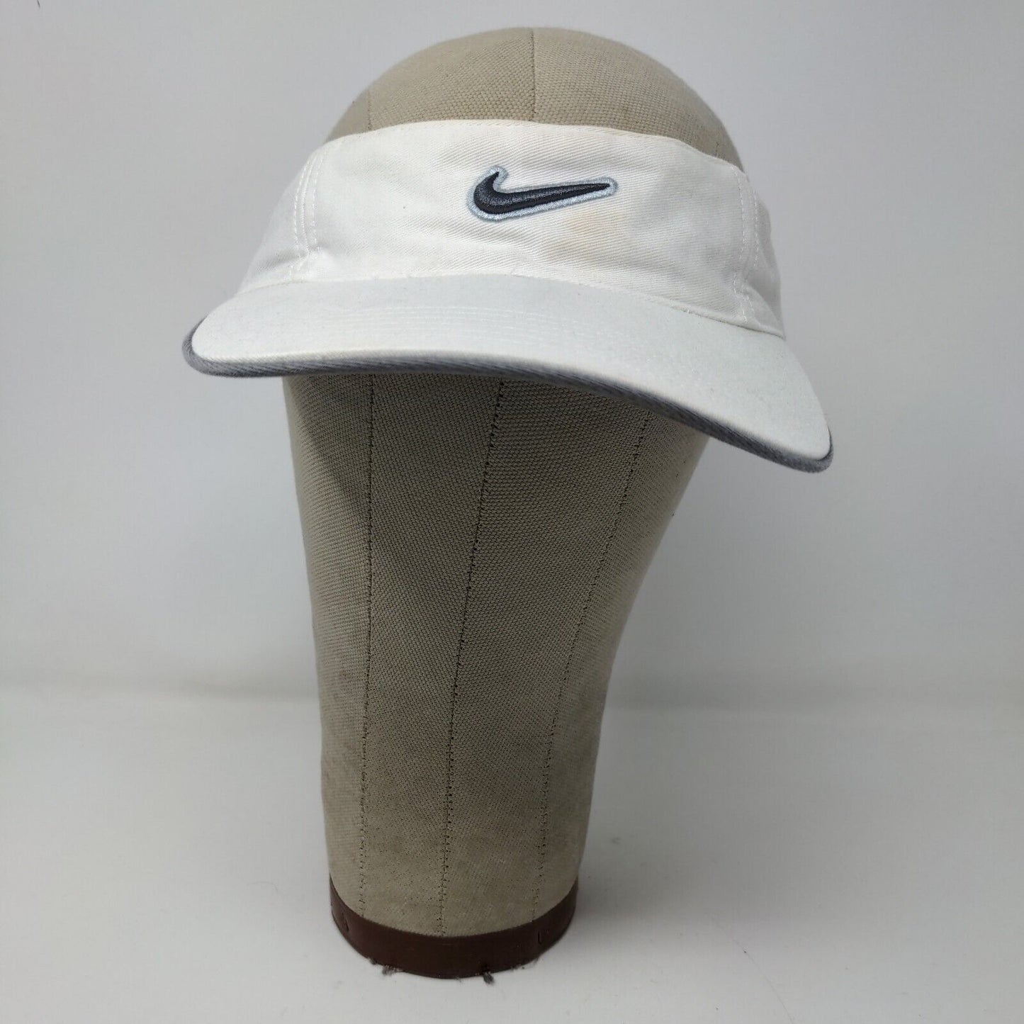 Nike Mens Strapback Sun Visor Hat White OSFA Strapback Embroidered Logo Swoosh