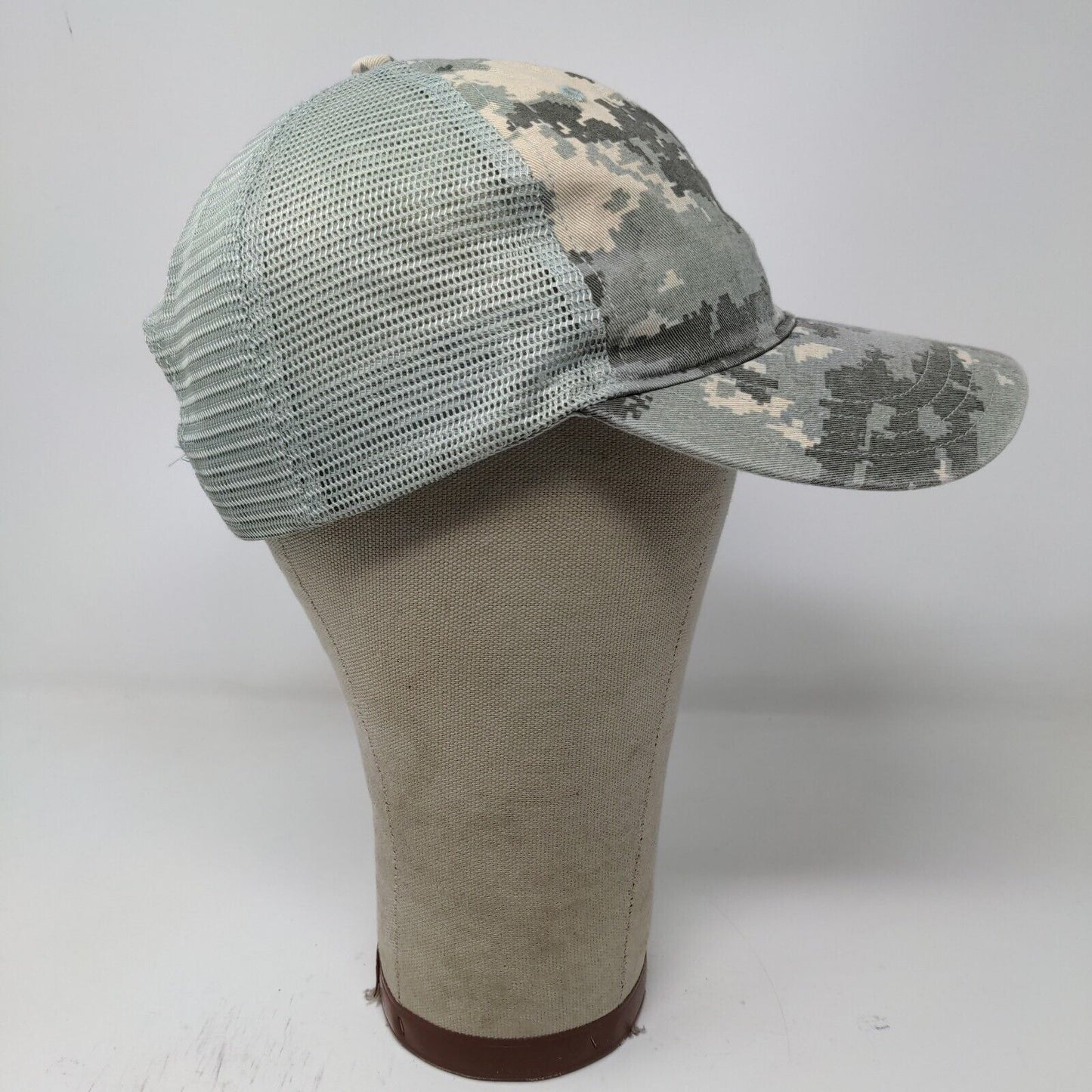 Fessler Bowman Mens Snapback Meshback Gray Camo Hat Size M/L Embroidered Logo