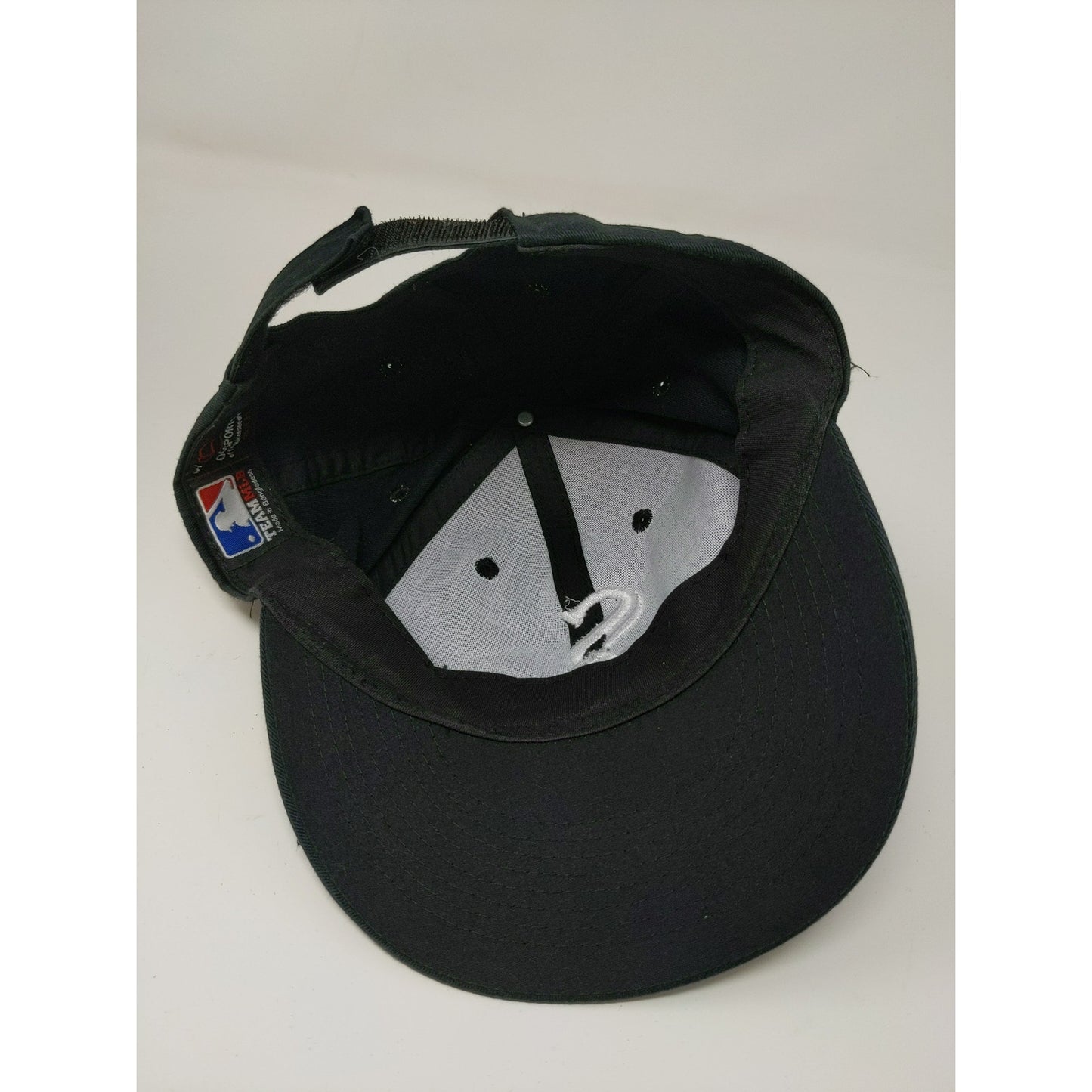 MLB Youth Chicago White Sox Strapback Hat Black Embroidered Logo