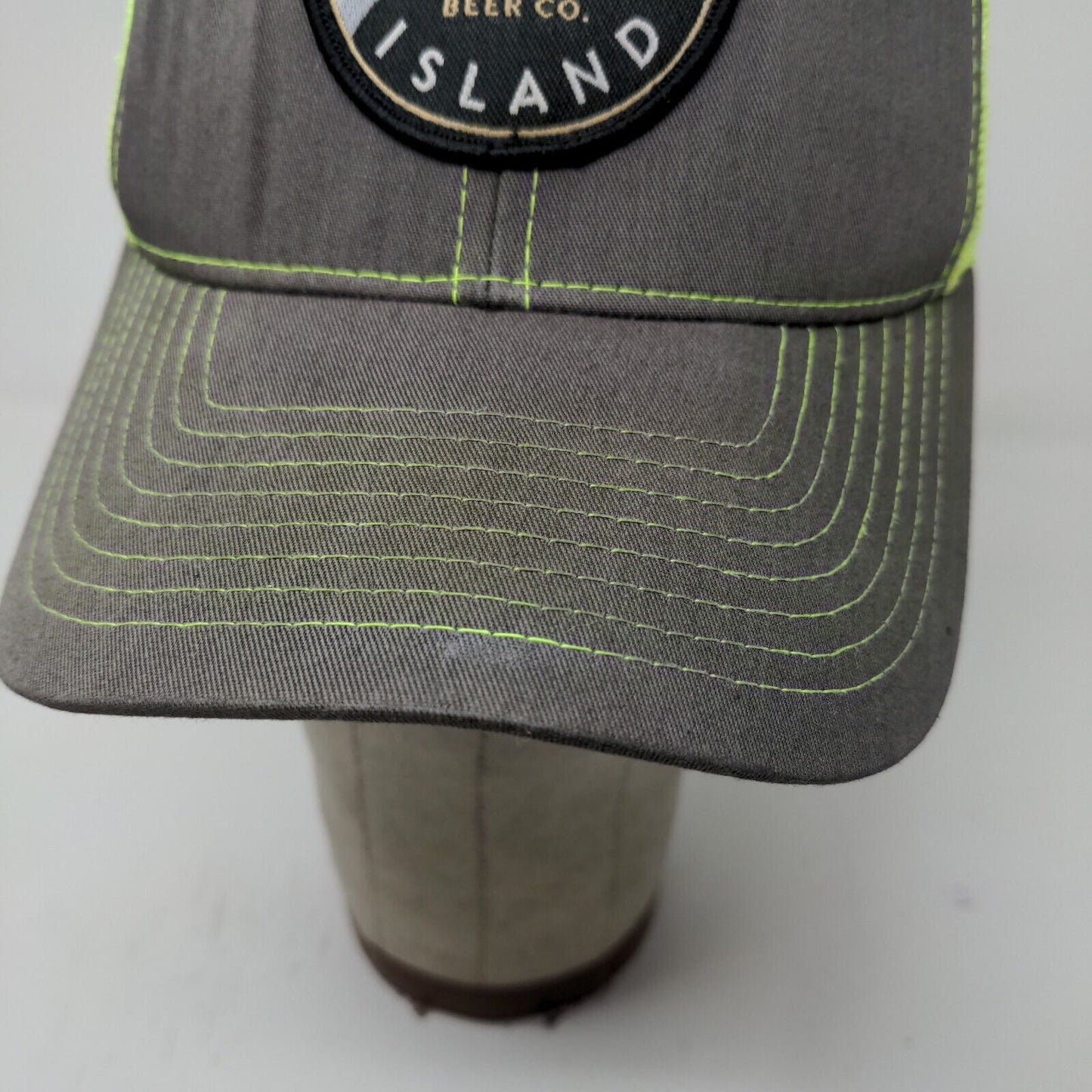 Goose Island Beer Co Mens Meshback Snapback Hat Gray Yellow Embroidered Logo