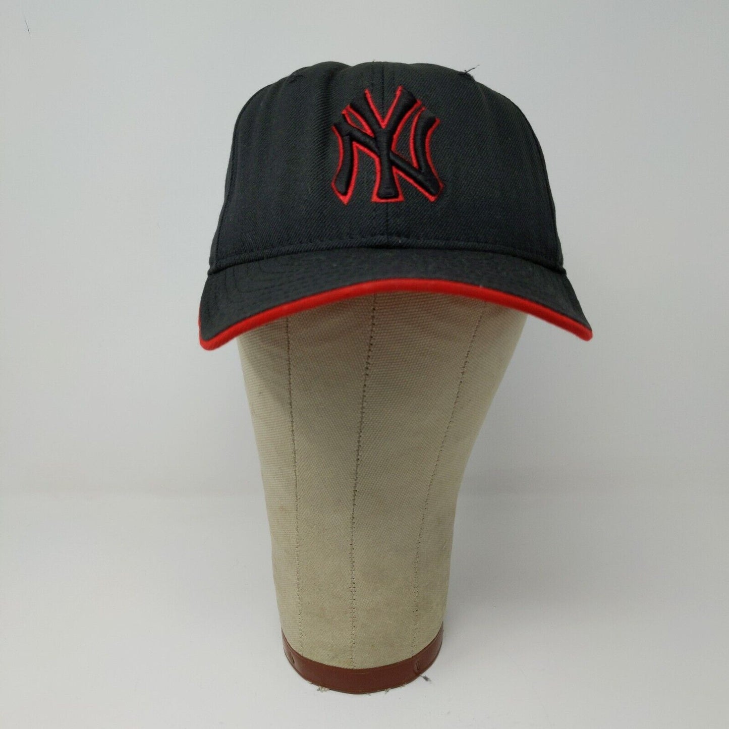 New Era 59Fifty MLB New York Yankees Black Red Baseball Cap Hat Size 7 1/8 Logo