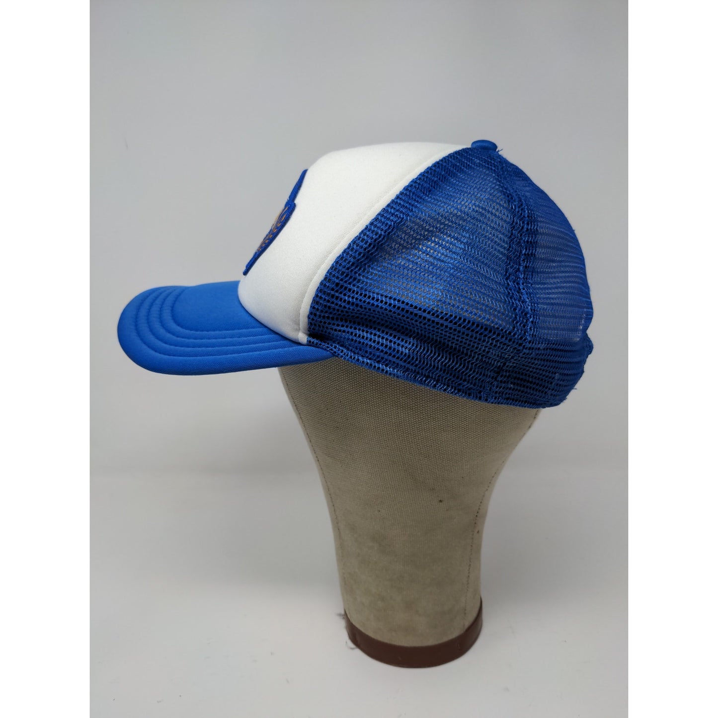 Vans Off the Wall Marca Mas Fina Snapback Mesh Back Trucker Hat Blue & White