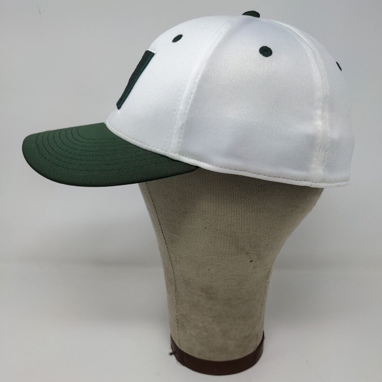 International Harvester IH Mens Fitted Hat White Green Size L/XL Embroidered