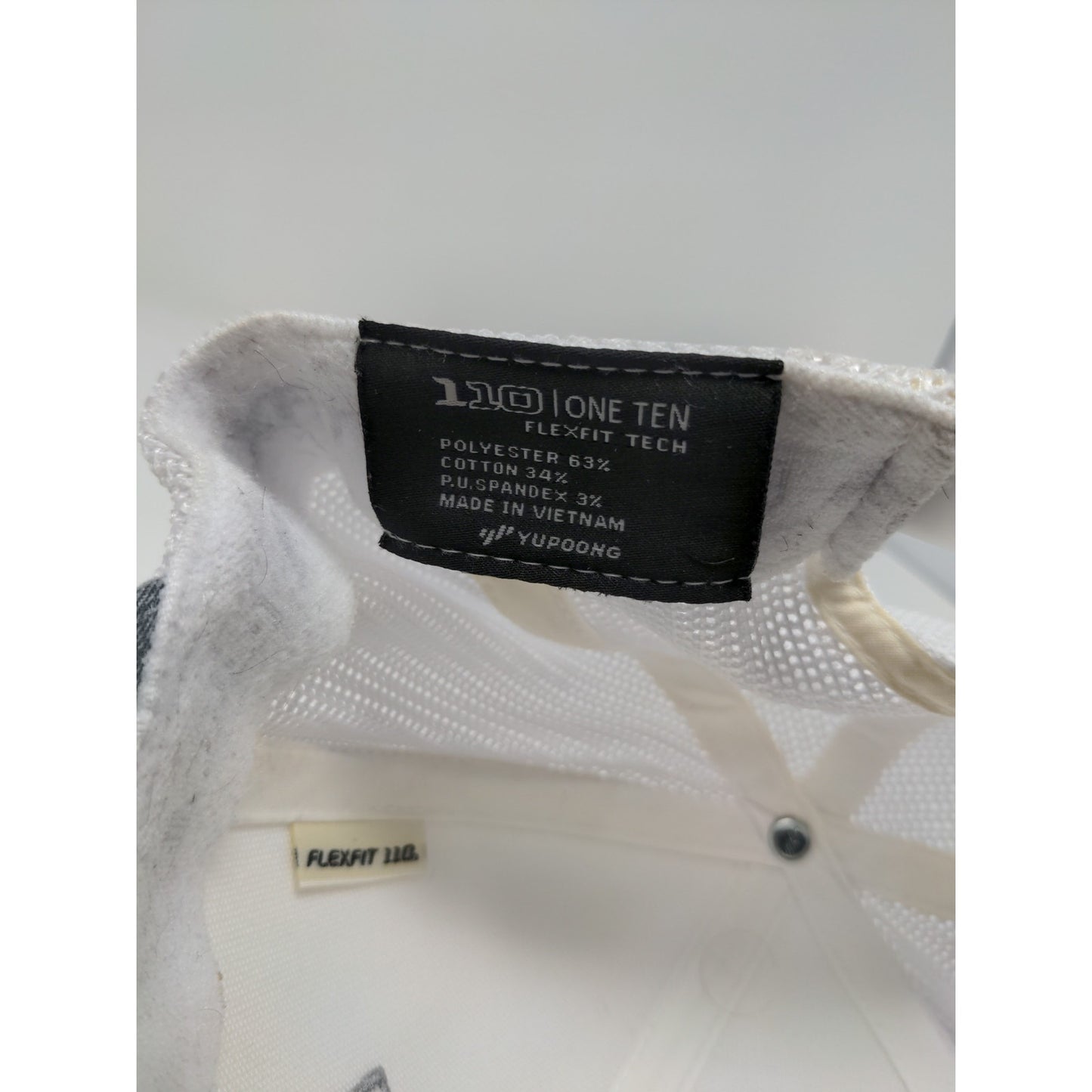 Travis Mathew Mesh Back Snapback Hat 110 One Ten FlexFit White & Gray Adjustable