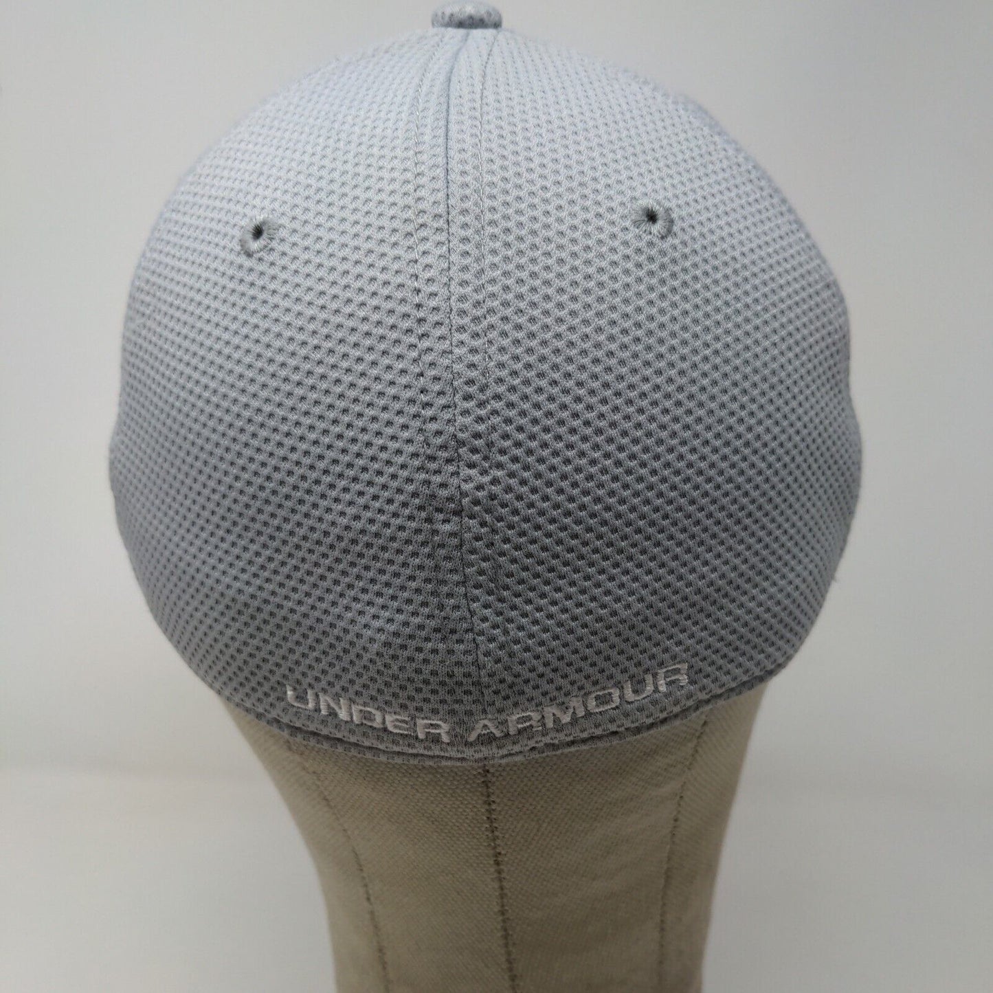 Under Armour Men's Fitted Hat Cap Gray Size M-L Embroidered Logo