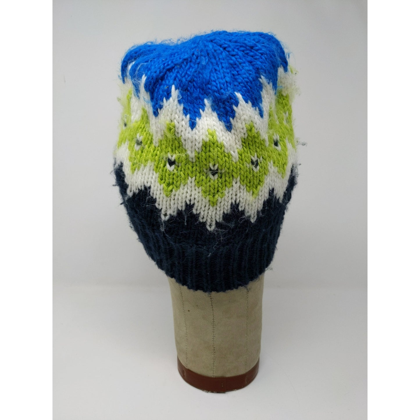 Land's End 100% Acrylic Beanie Hat Blue Size M-L Striped Diamond Pattern