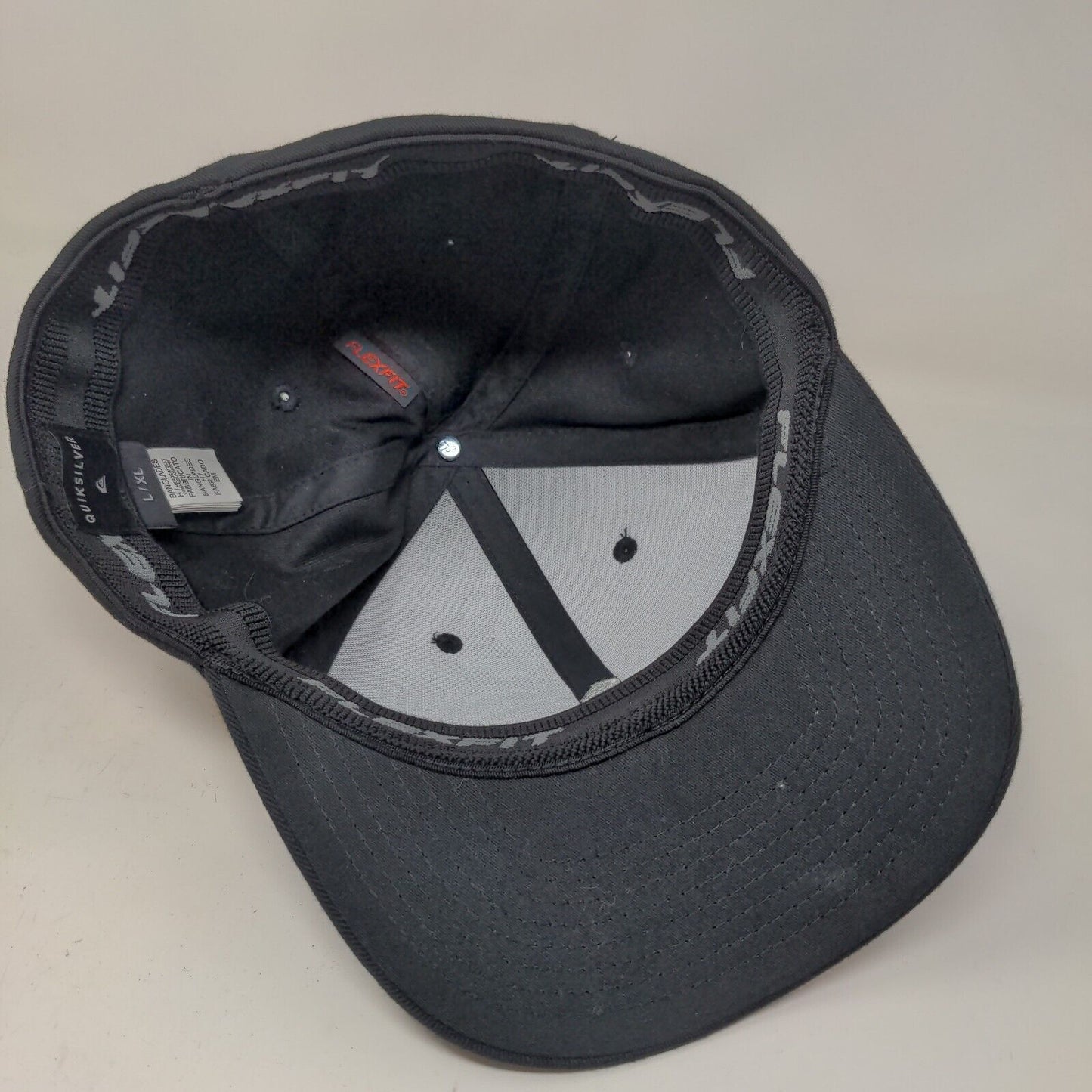Quiksilver Men's Fitted Hat Black Size L/XL Embroidered Logo Poly Cotton Blend