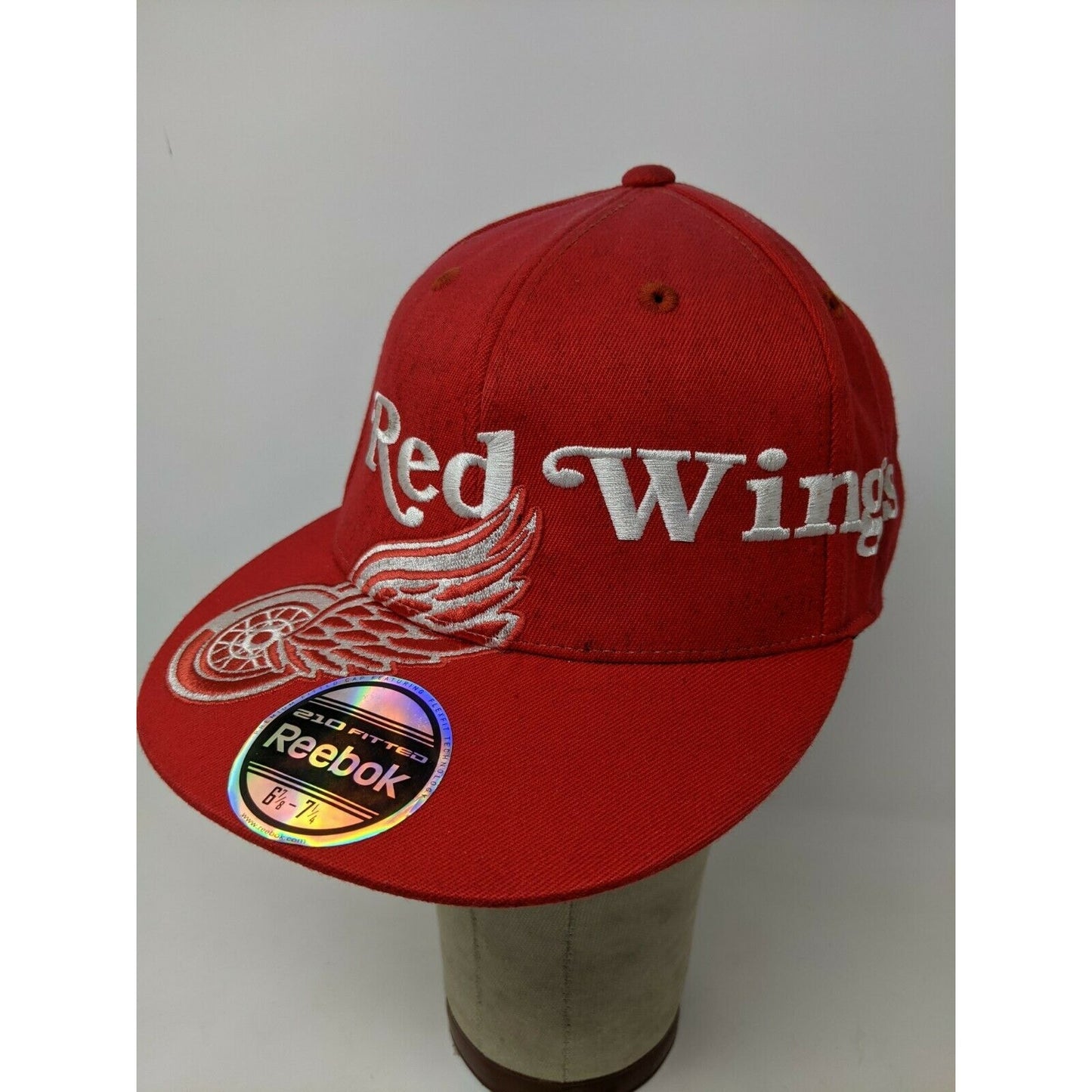 Detroid Red Wings NHL Hat Cap Reebok 210 Fitted 6 7/8 - 7 1/4 Embroidered