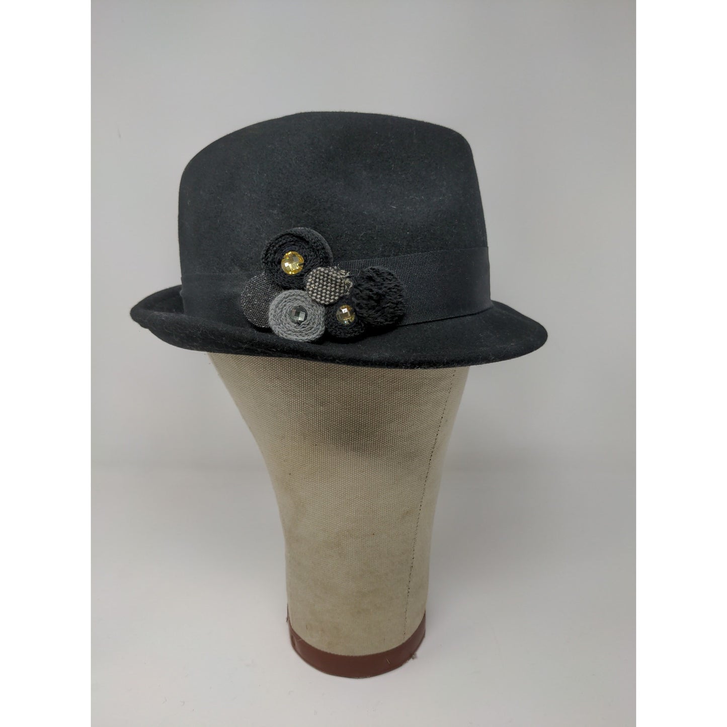 Scala Collezione 100% Wool Fedora Hat OS Black Gem Fabric Flower Accent